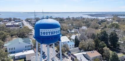 581 Pelican Cove Way Se. Southport, NC 28461