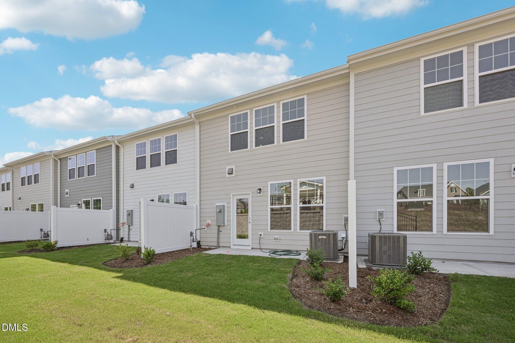 658 Sefton Park Drive. Zebulon, NC 27597