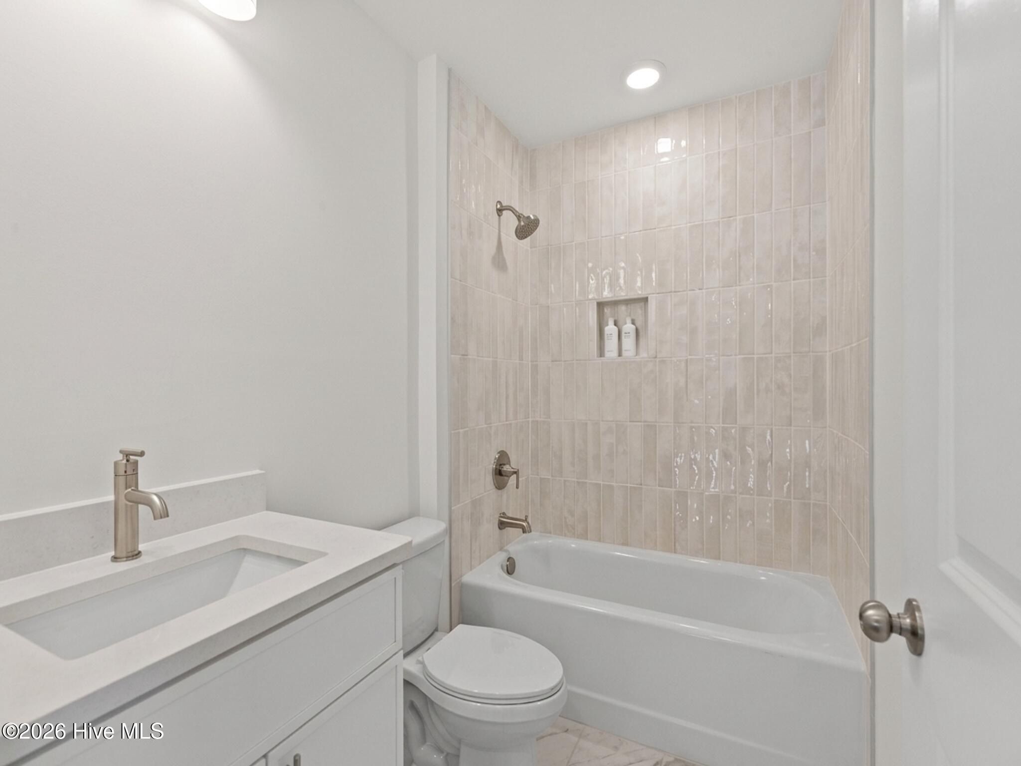 1739 Stella Way. Wilmington, NC 28403