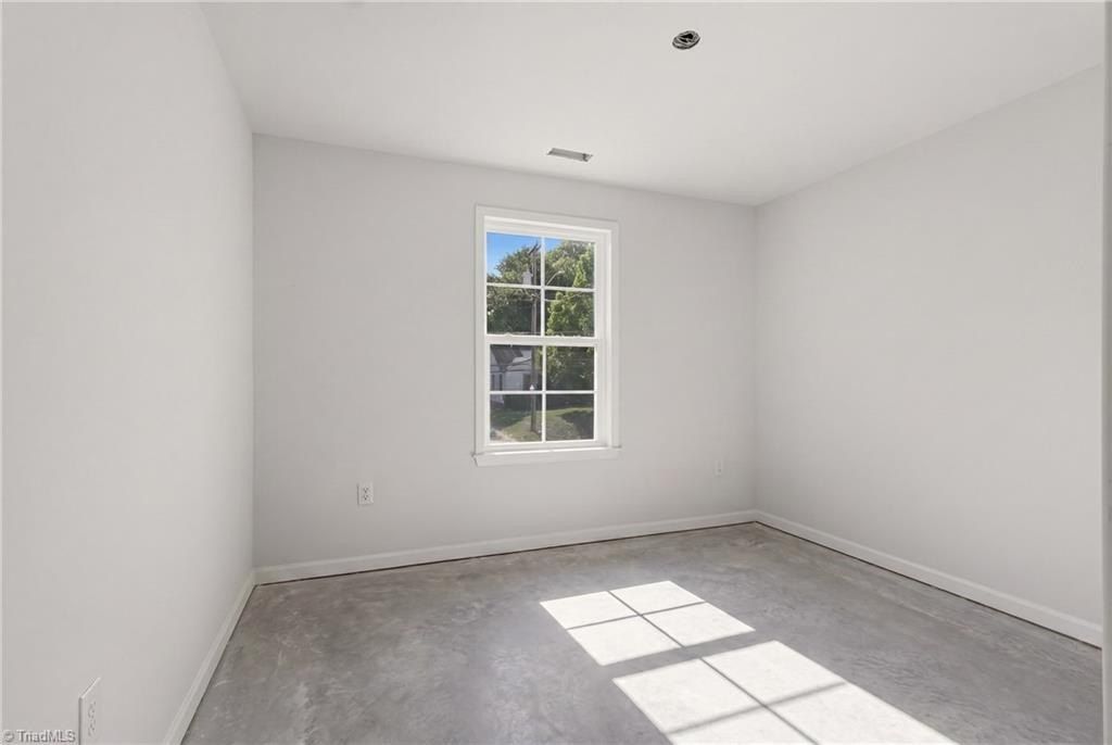 400 Guilford Street. Lexington, NC 27292