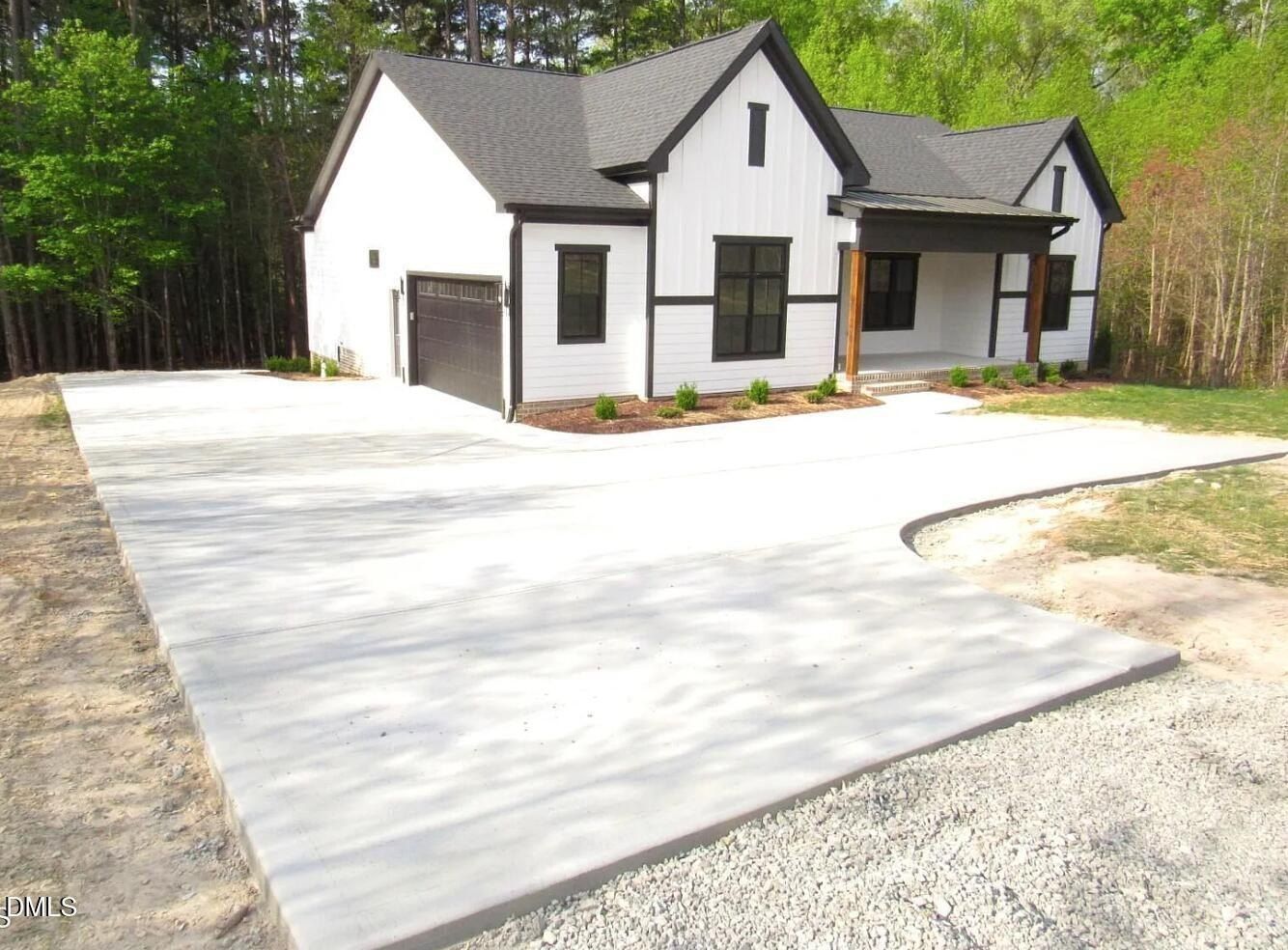 162 Stonewood Loop Lane. Henderson, NC 27537