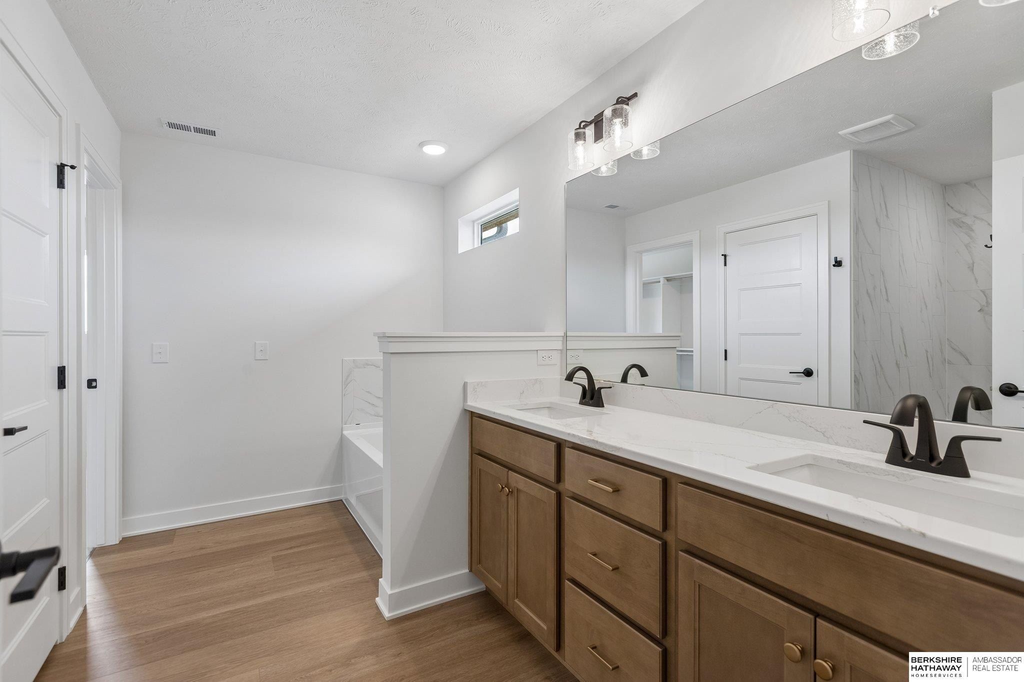 6125 S 215 Circle. Elkhorn, NE 68022