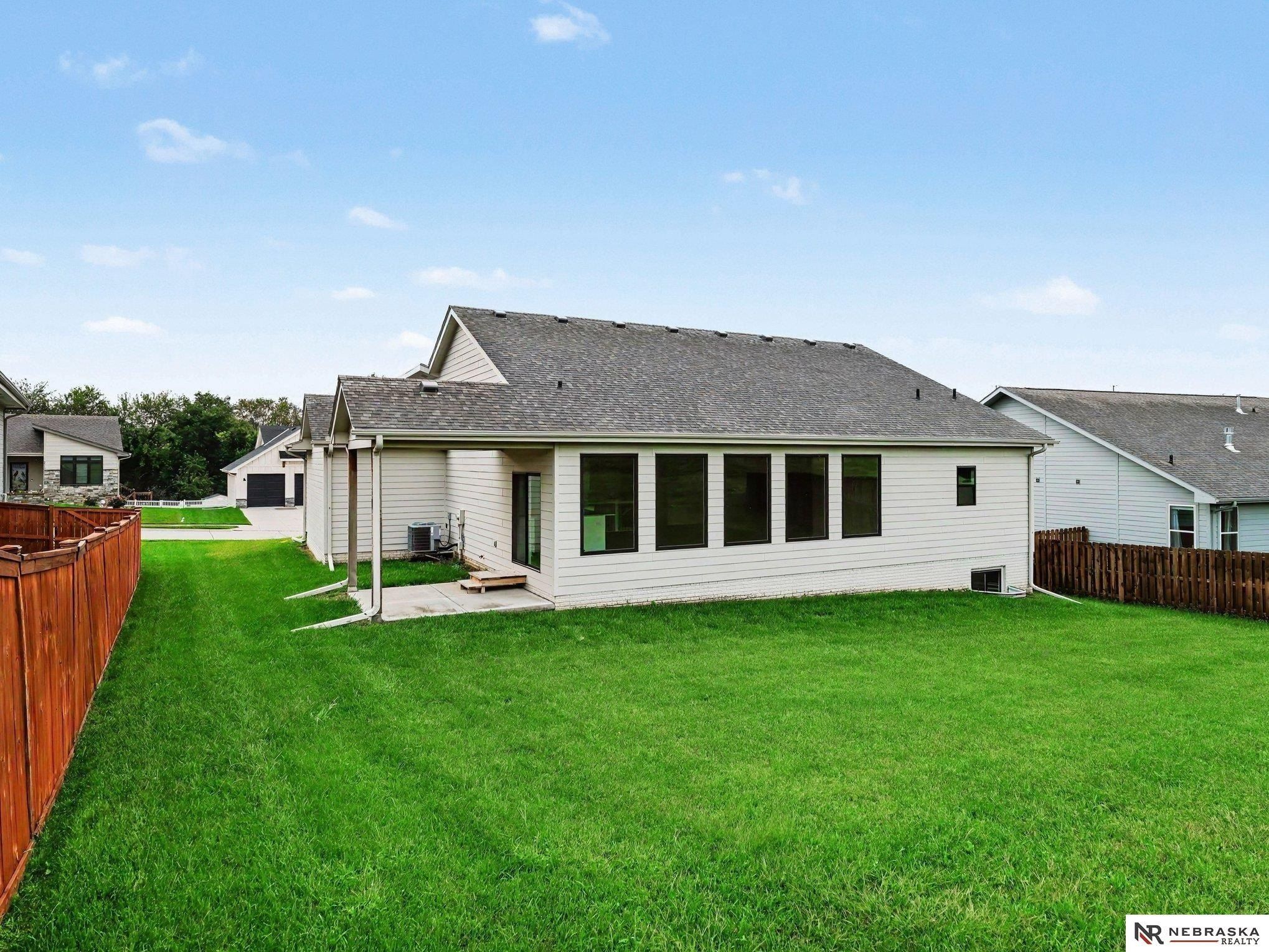 2116 Gindy Drive. Bellevue, NE 68147