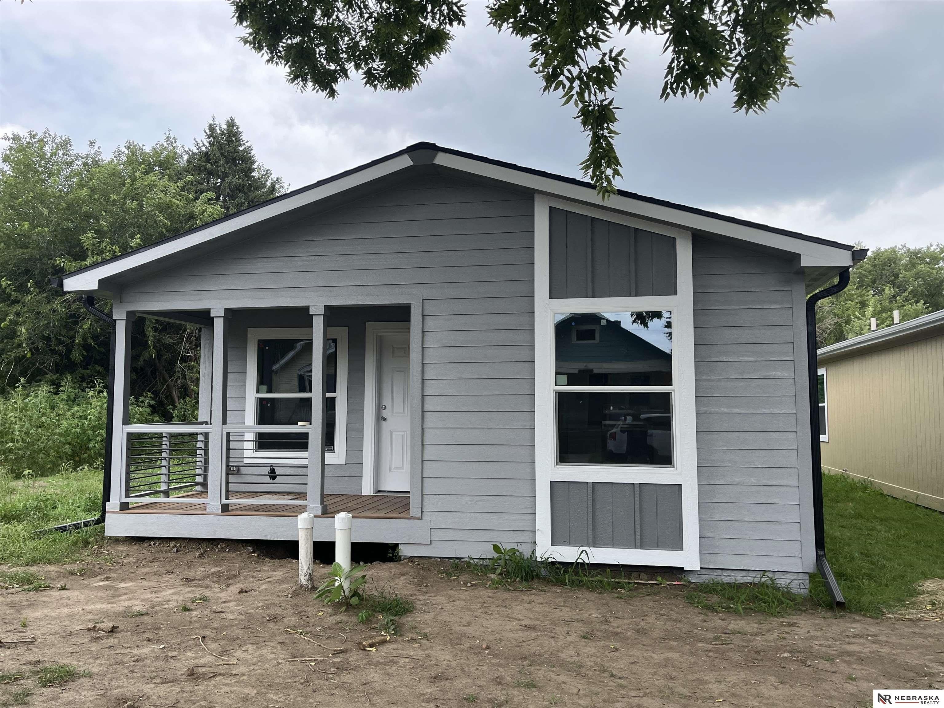 2436 Larimore Avenue. Omaha, NE 68111