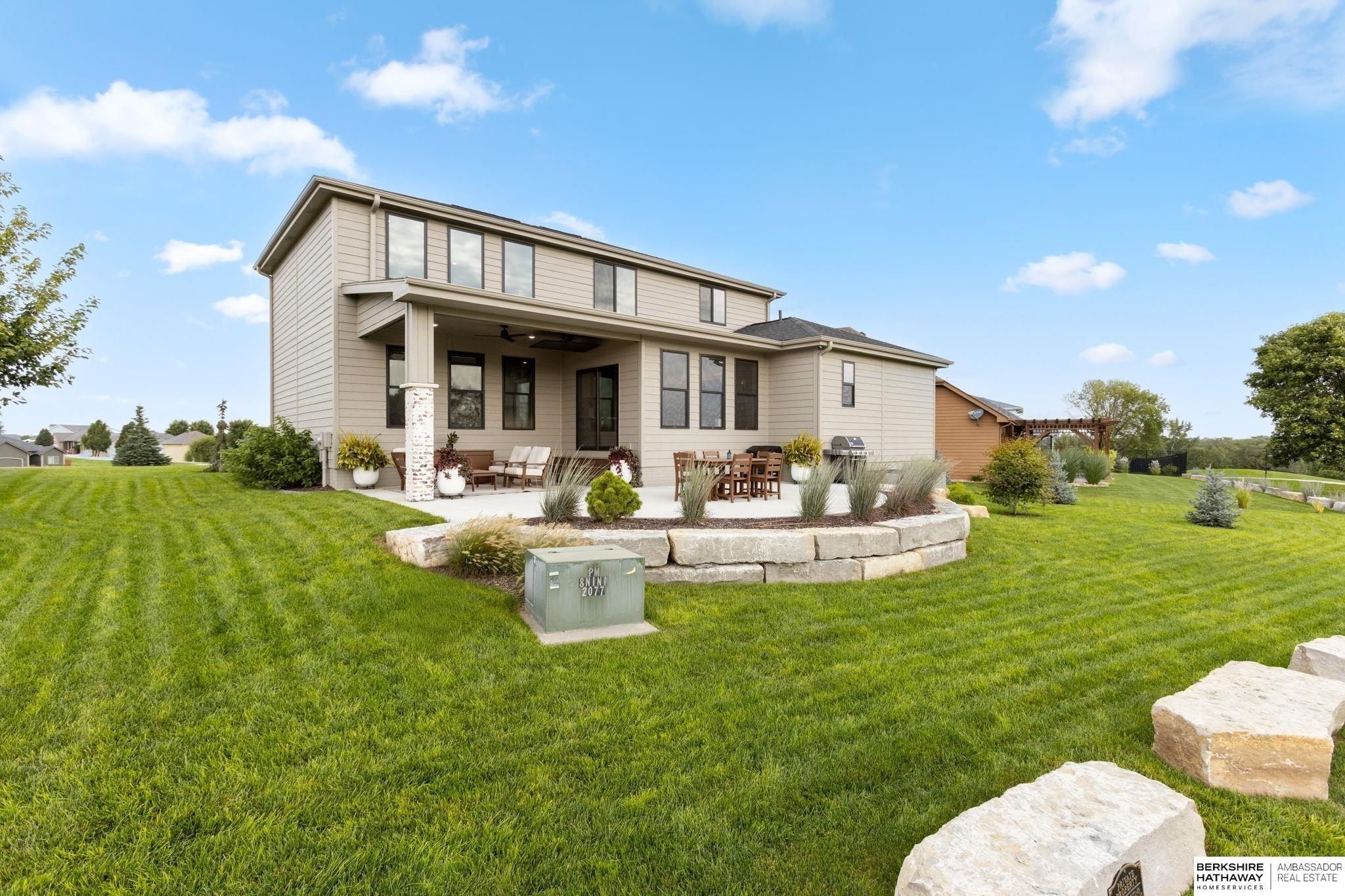 8607 Eagle Point. Plattsmouth, NE 68048