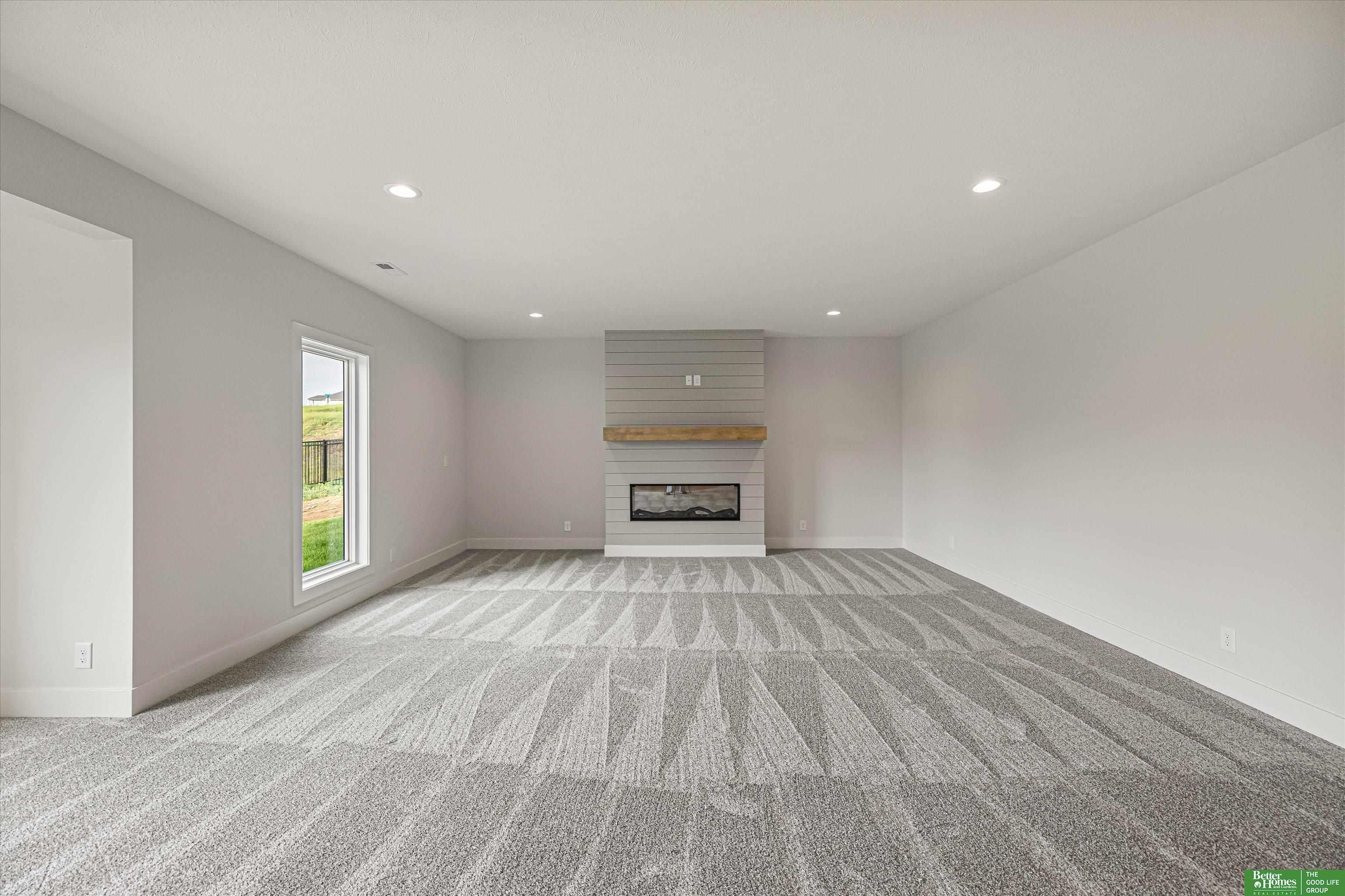10019 Prospect Street. Papillion, NE 68046