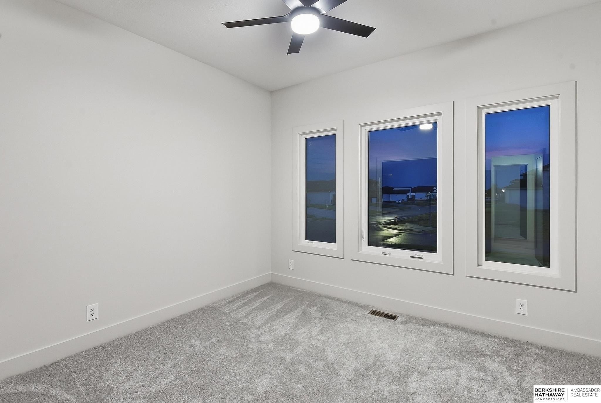 20702 Vernon Avenue. Elkhorn, NE 68022