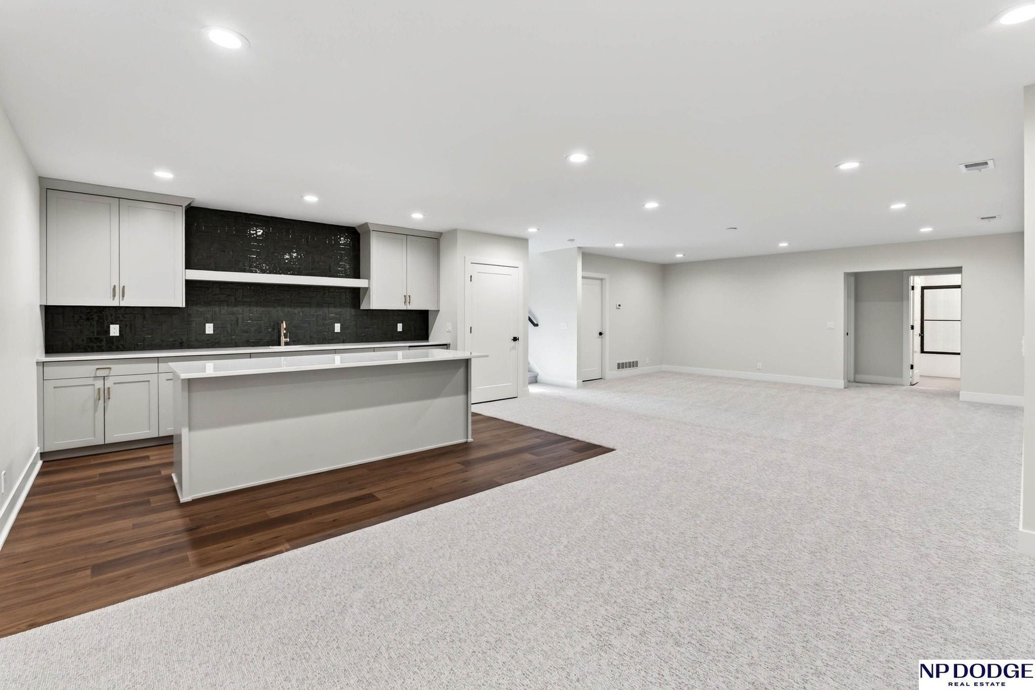 8646 Loveland Estates Court. Omaha, NE 68124