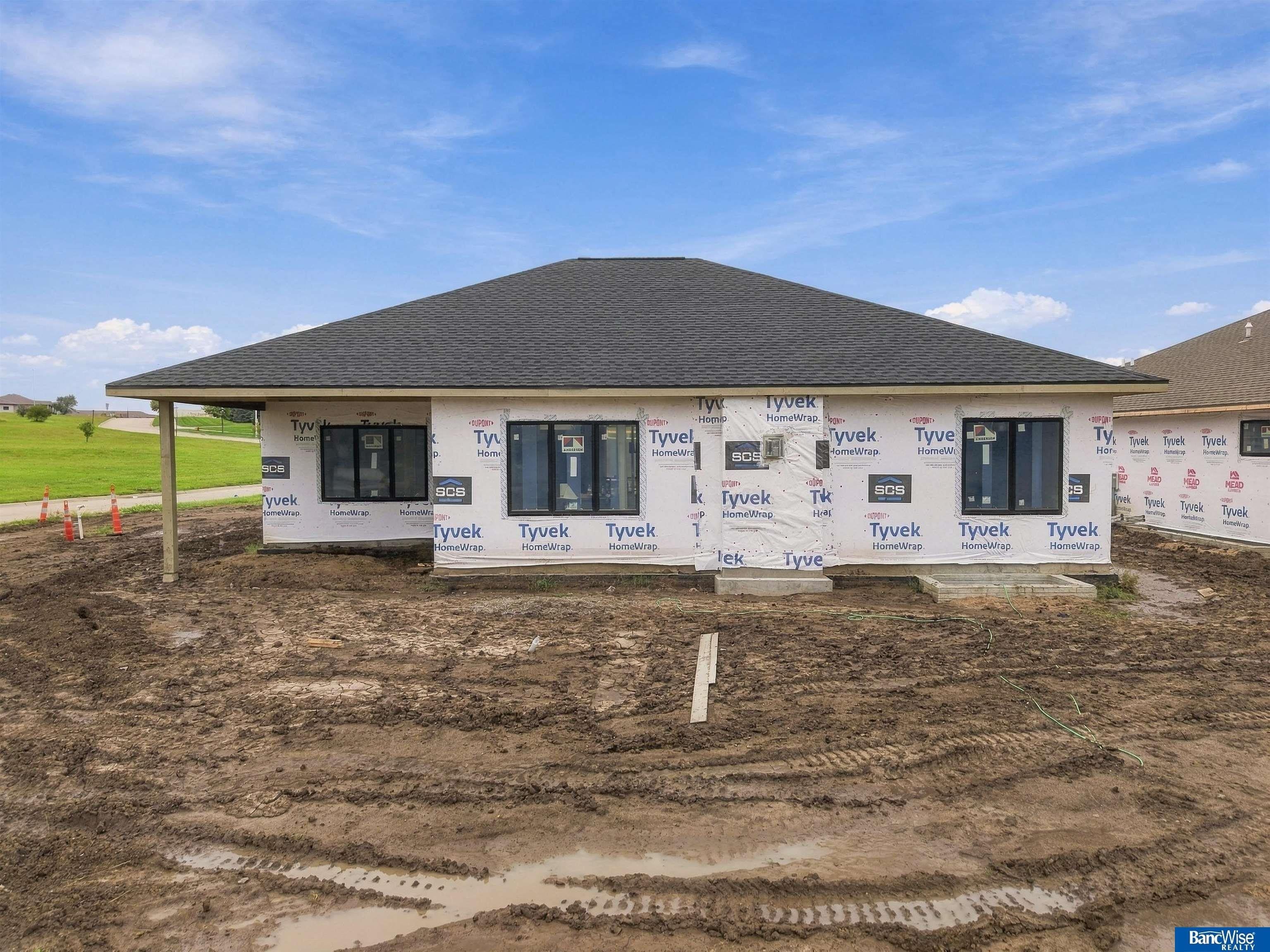 Carnation Drive. Lincoln, NE 68516
