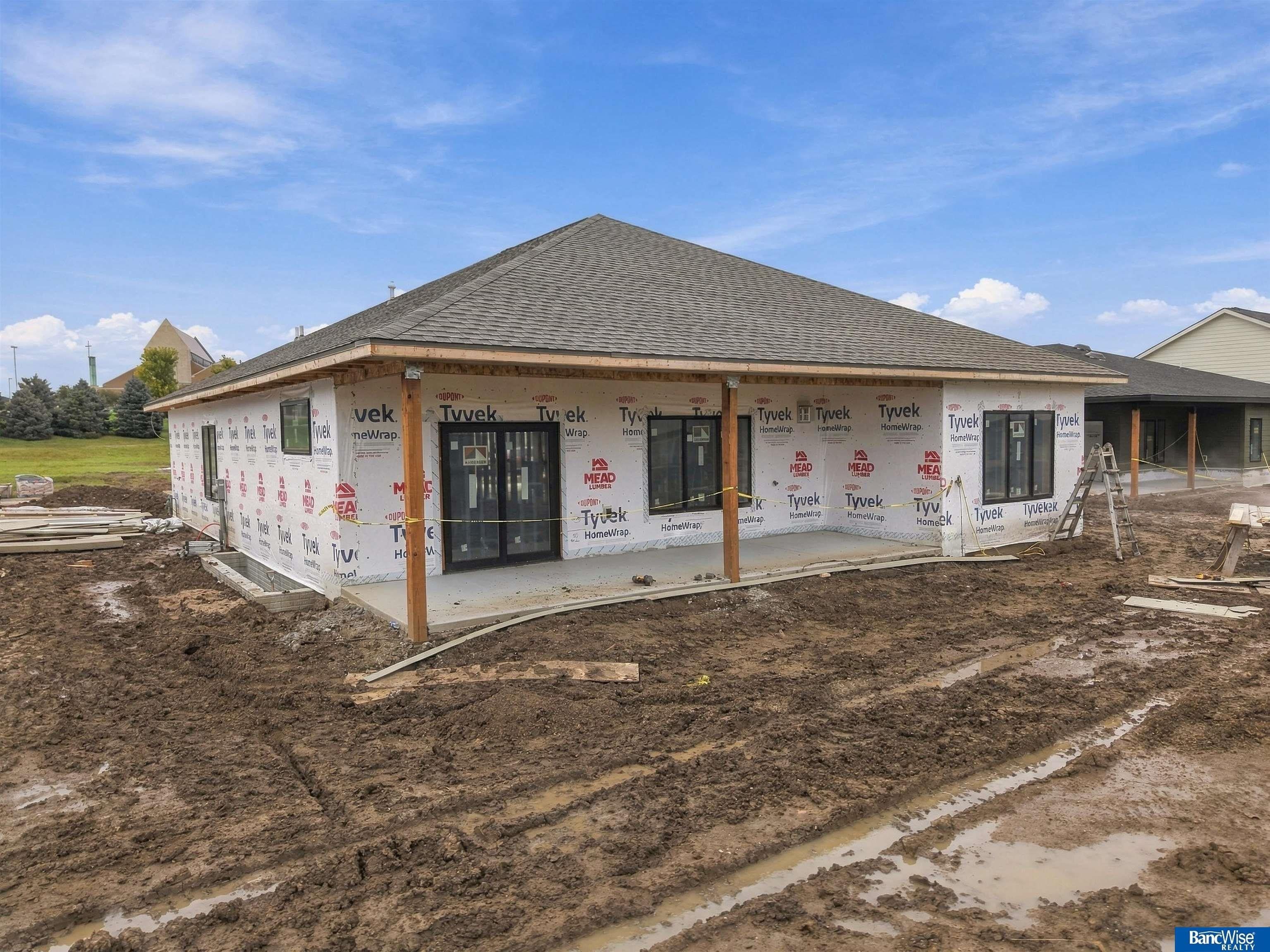 Carnation Drive. Lincoln, NE 68516