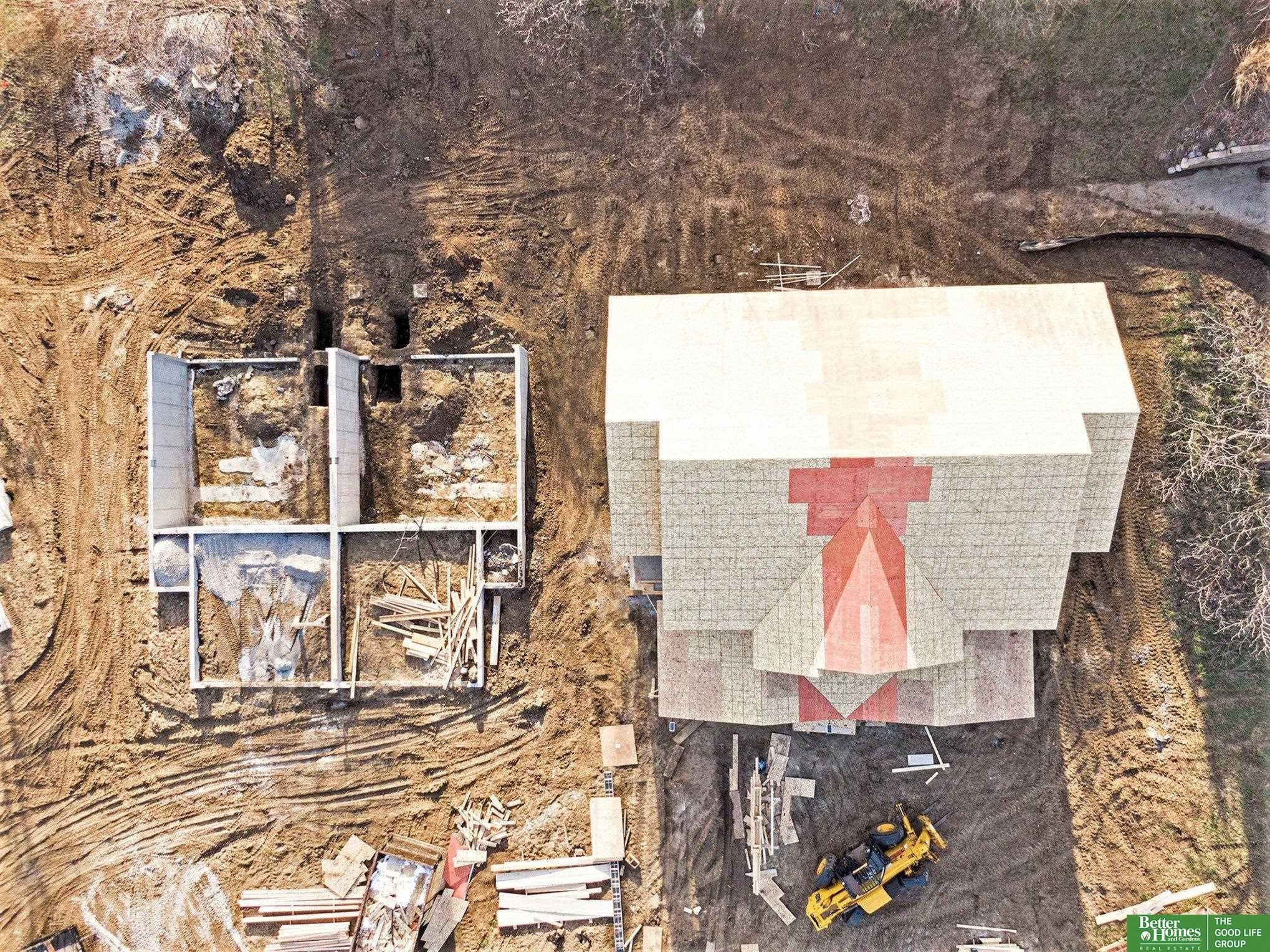 7102 N 79Th Court. Omaha, NE 68122