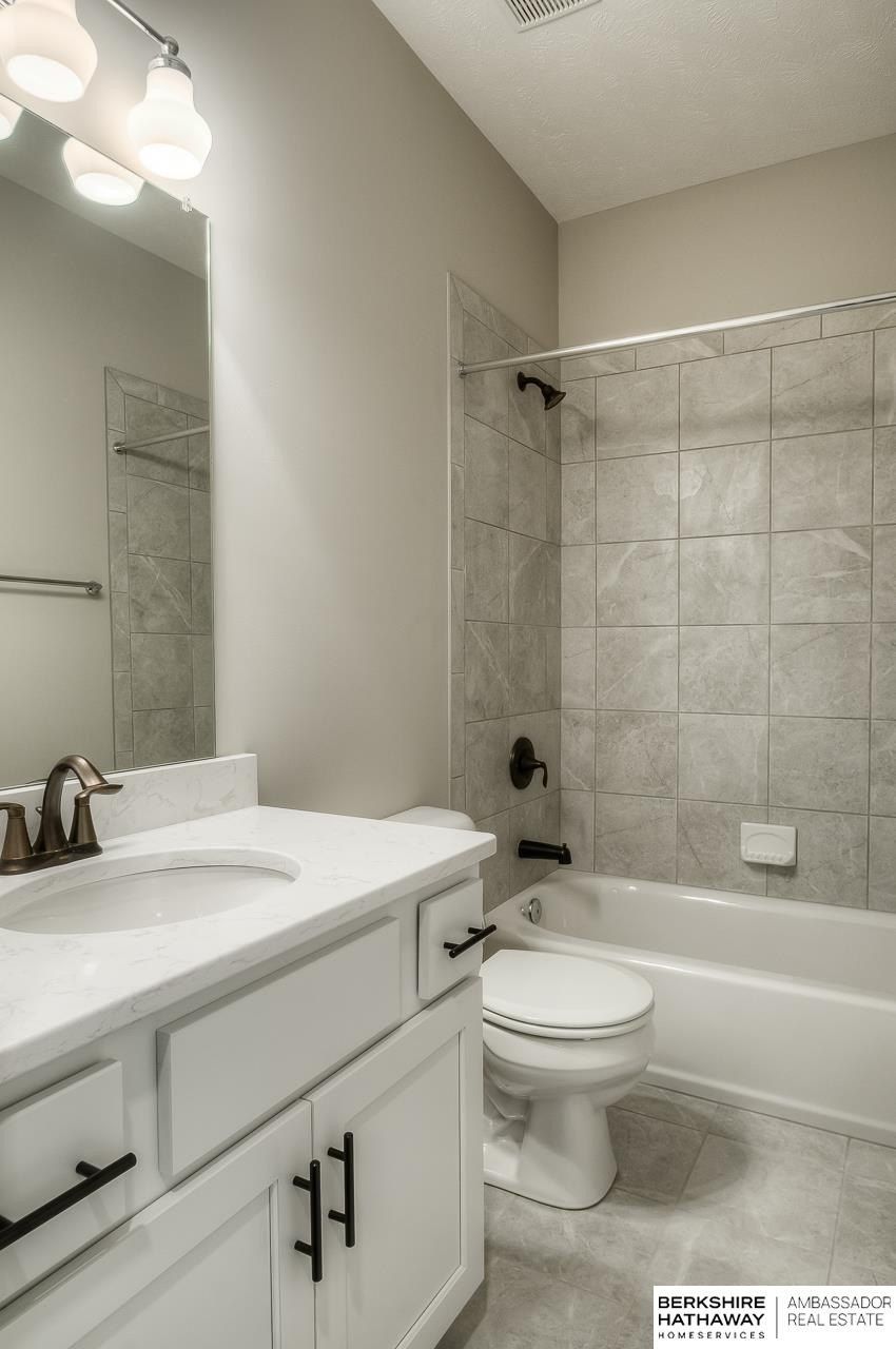 12509 Quail Drive. Bellevue, NE 68123