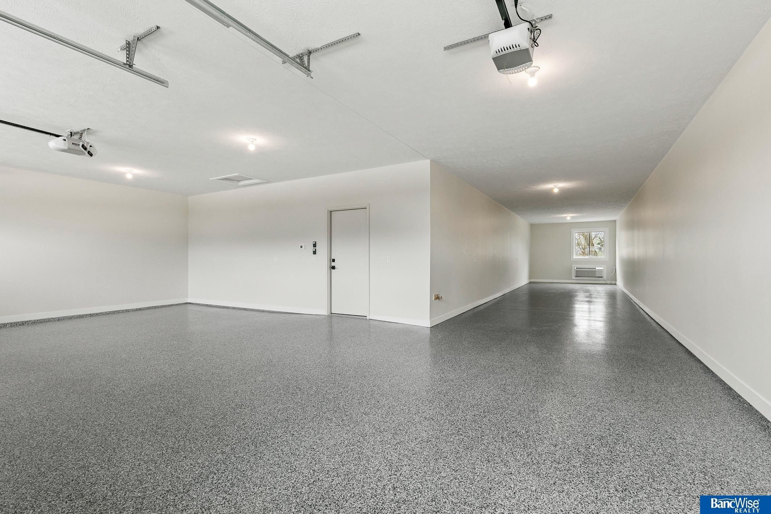 9118 Hillcrest Trail. Lincoln, NE 68520