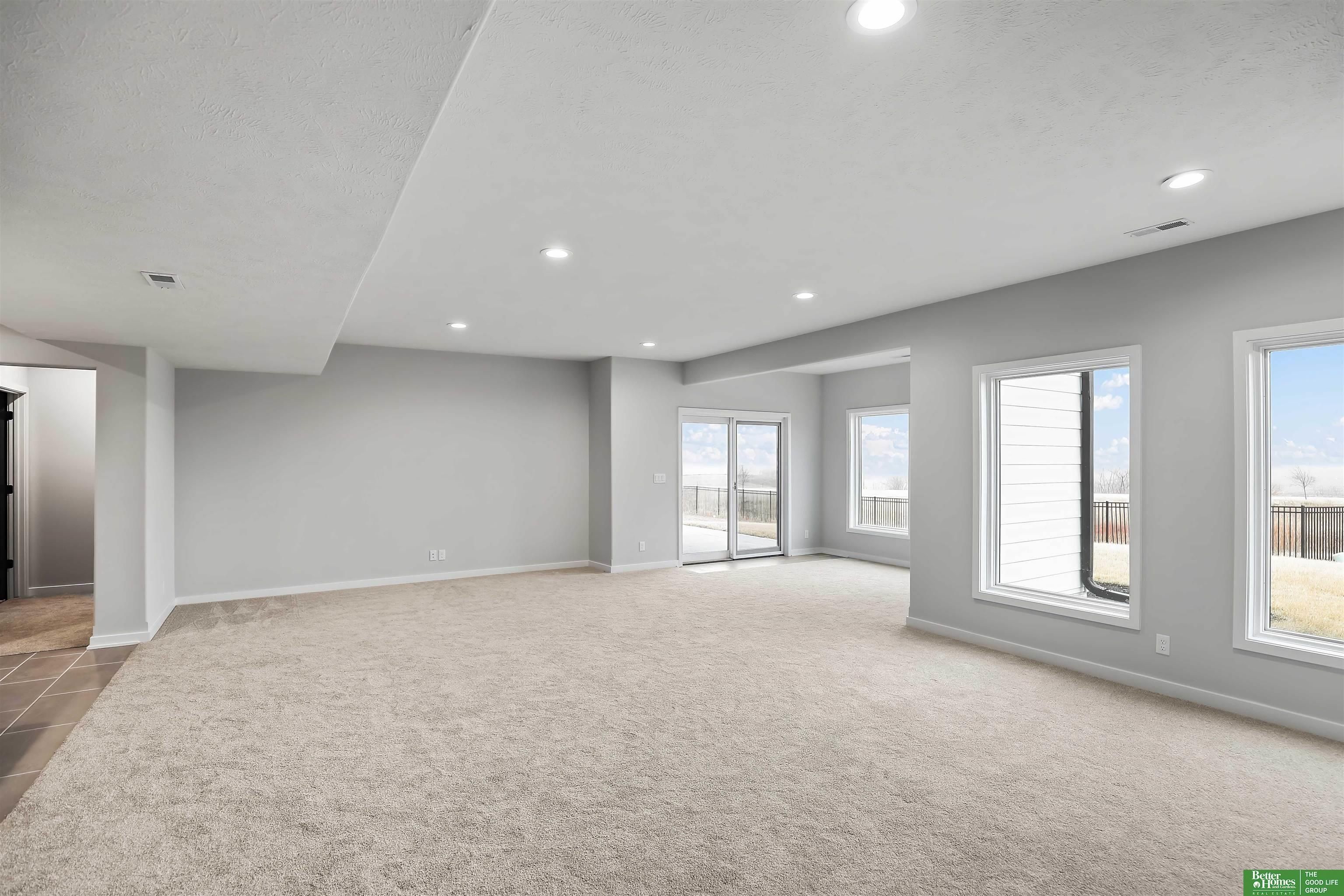 10023 Prospect Street. Papillion, NE 68046