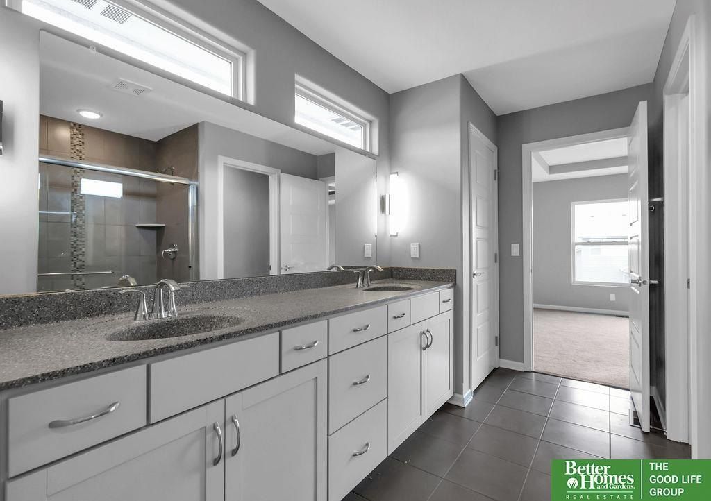 7930 Maxine Drive. Lincoln, NE 68516