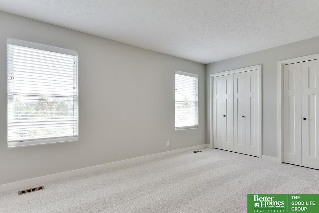 18827 Riviera Drive. Omaha, NE 68136