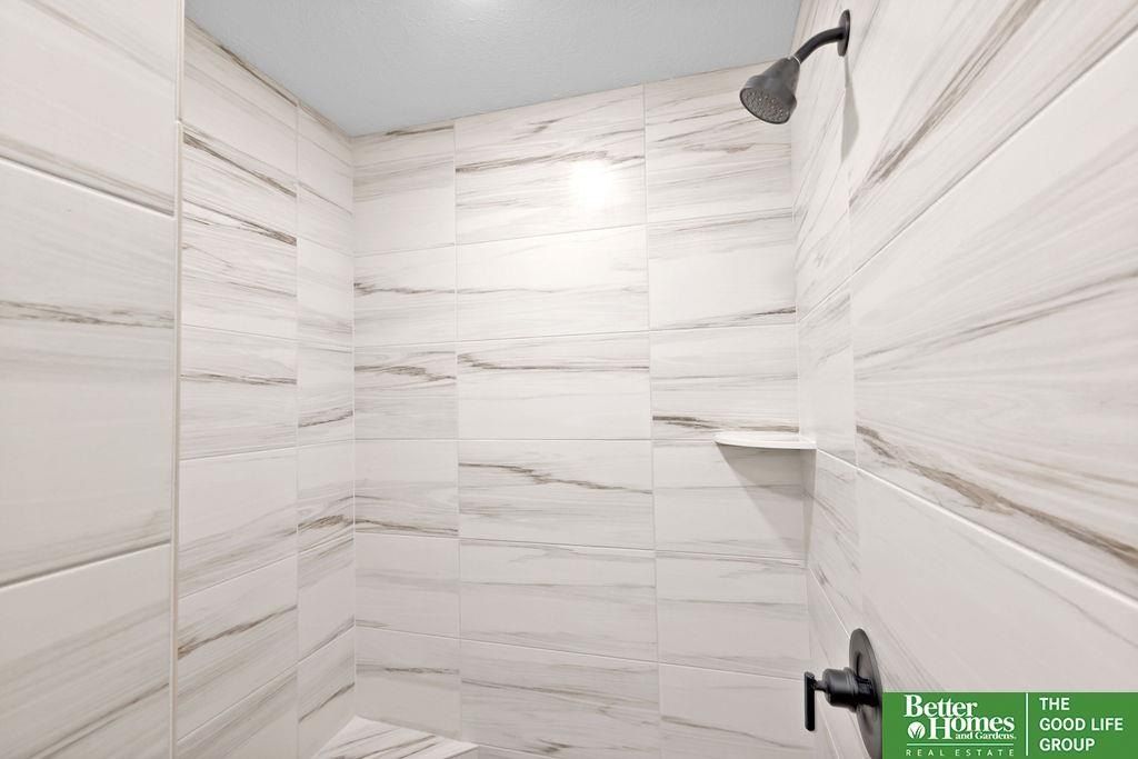 10506 S 103 Street. Papillion, NE 68046