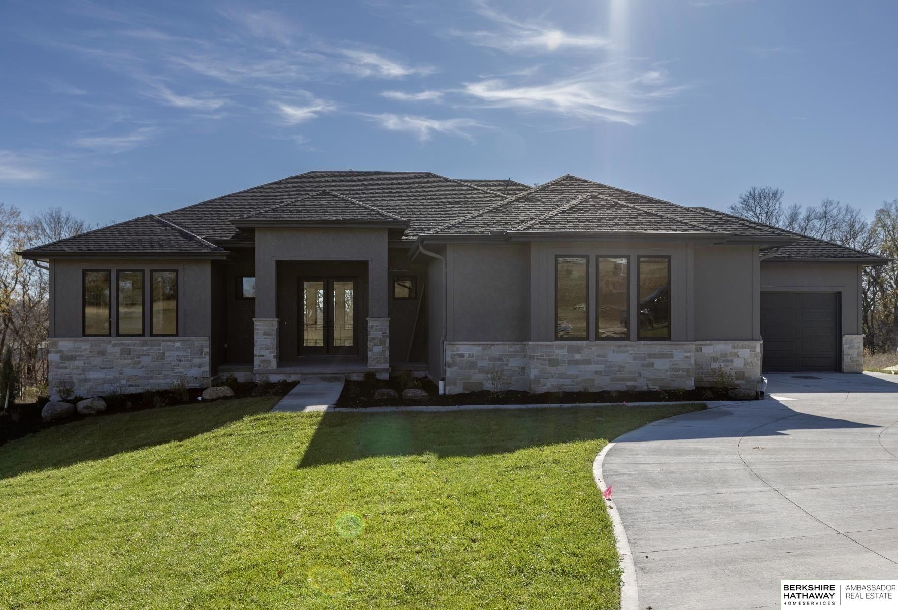 15525 Riha Circle. Springfield, NE 68059