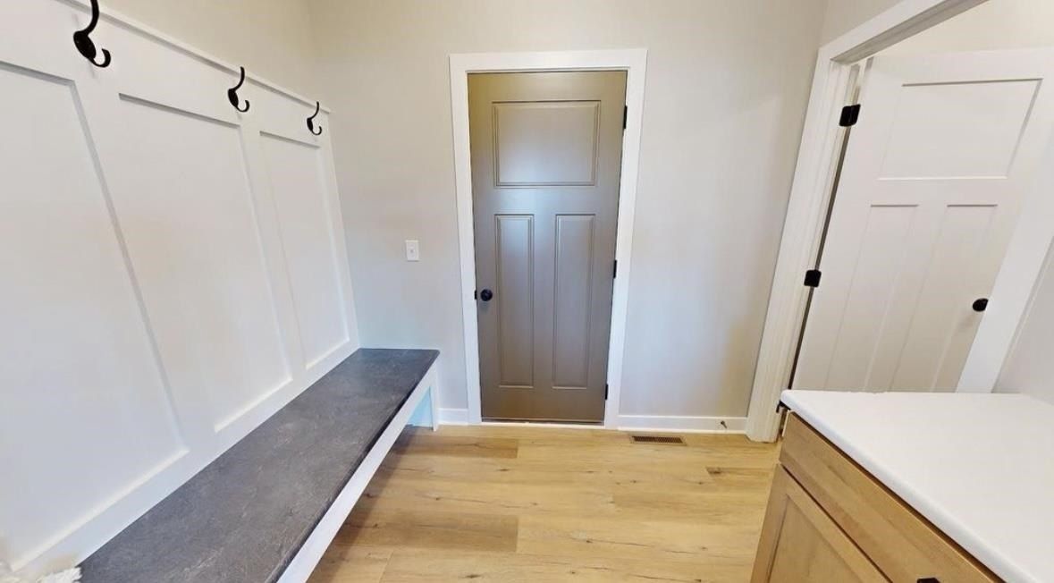 6653 Elk Place. Columbus, NE 68601