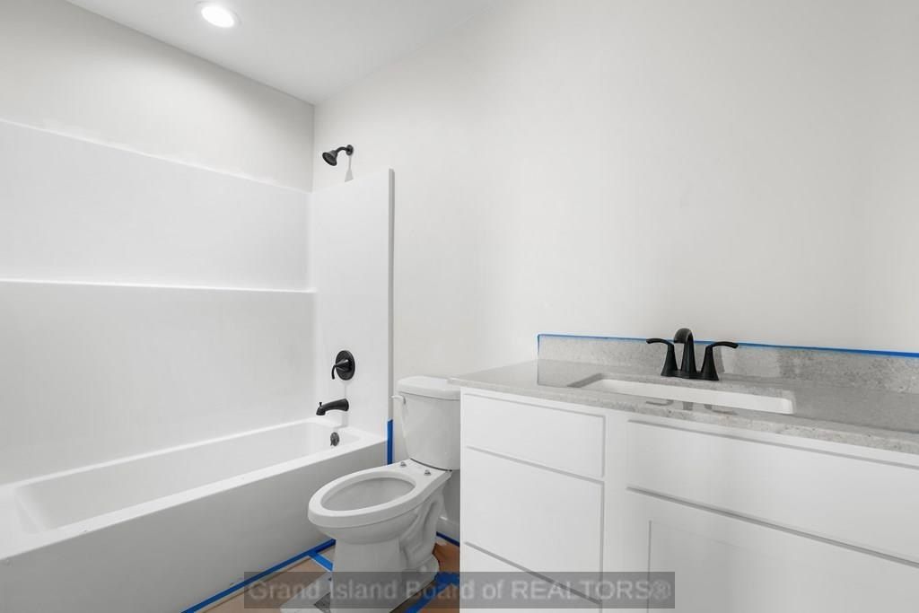 713 Kenneth Drive. Grand Island, NE 68803