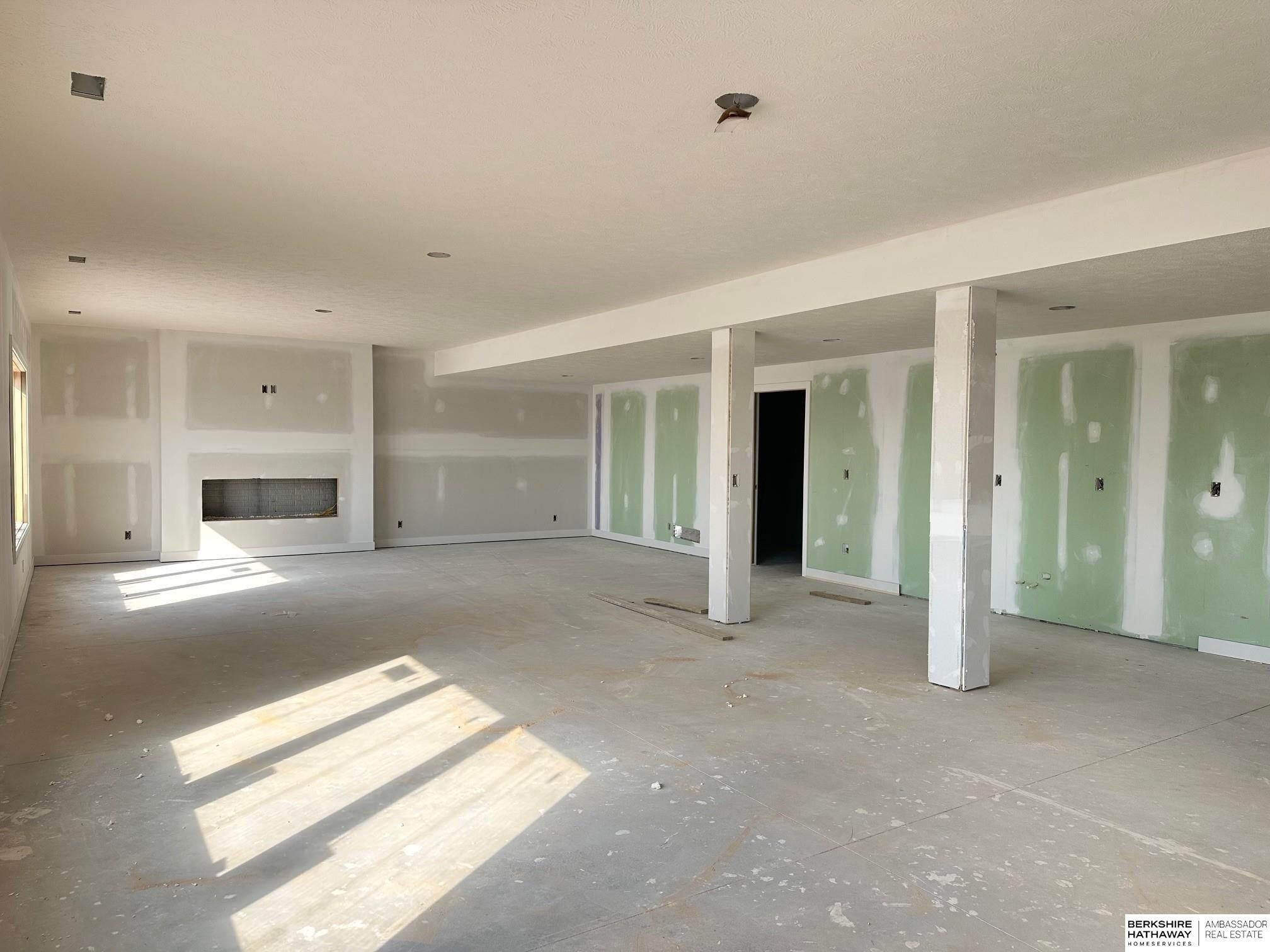 5404 N 196Th Avenue. Elkhorn, NE 68022