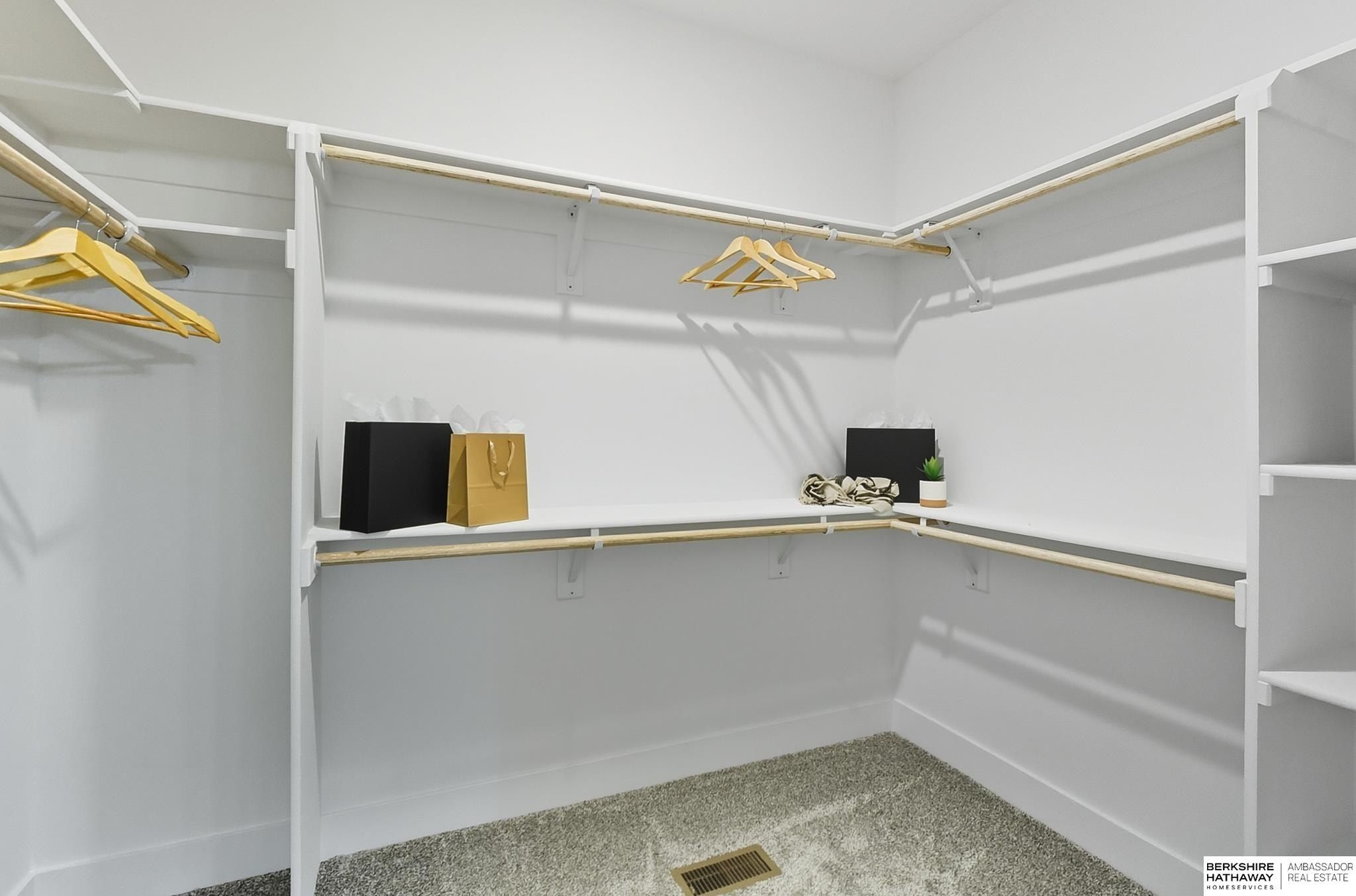 11107 S 218Th Street. Gretna, NE 68028