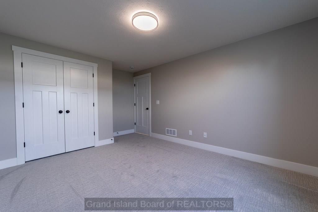 3760 Lilac Ln. Grand Island, NE 68803