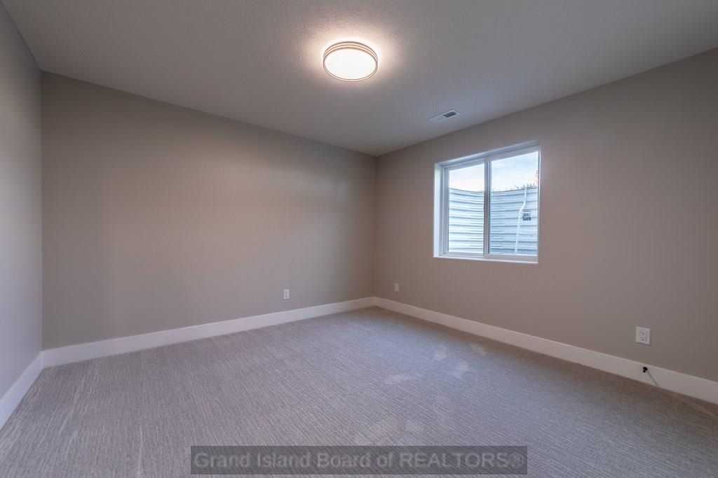 3760 Lilac Ln. Grand Island, NE 68803