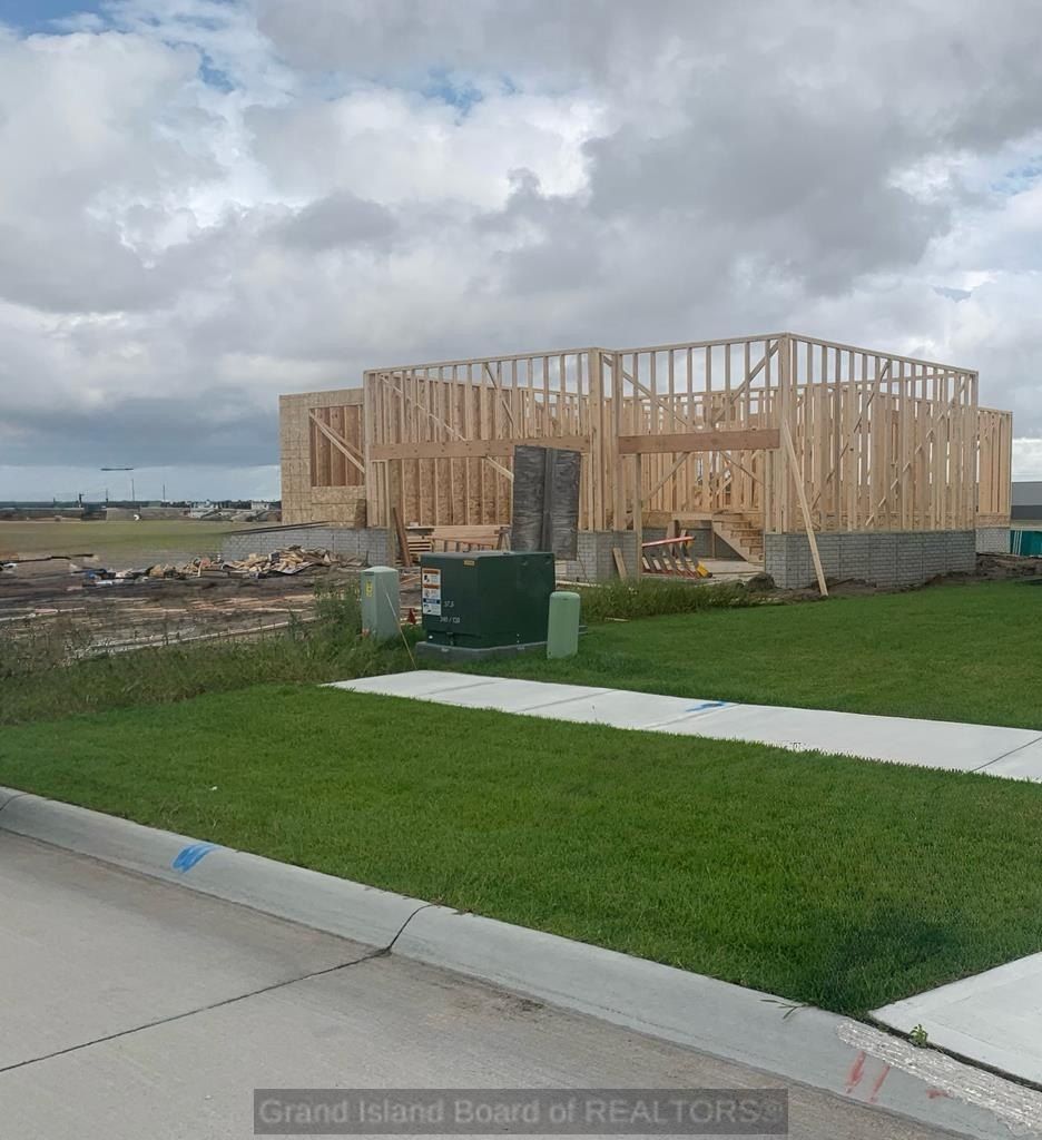 1435 Sagewood Ave. Grand Island, NE 68803