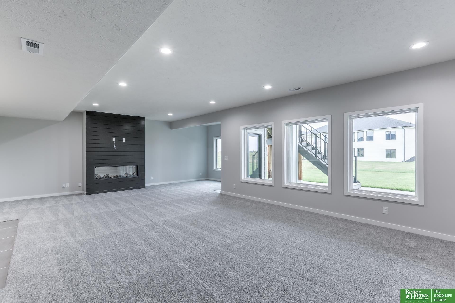 5438 N 212Th Street. Elkhorn, NE 68022