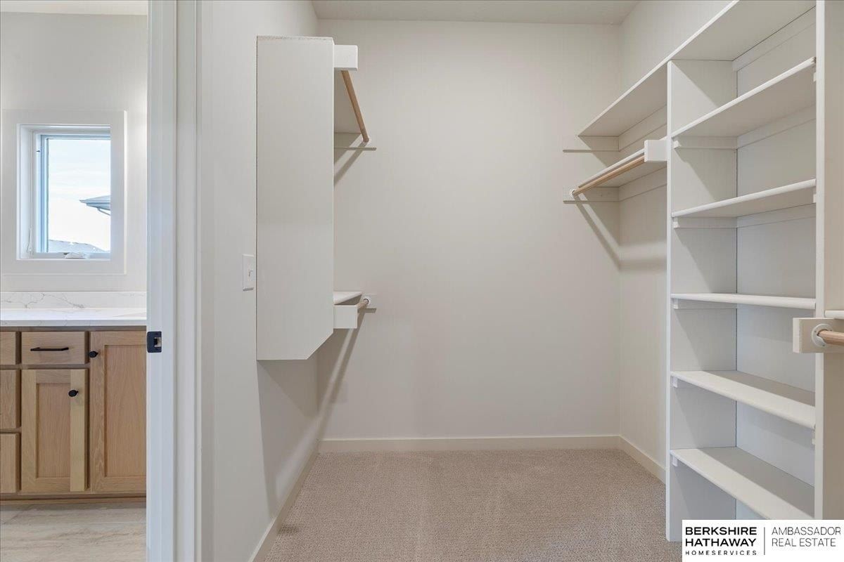 5439 Kestrel Parkway. Elkhorn, NE 68022