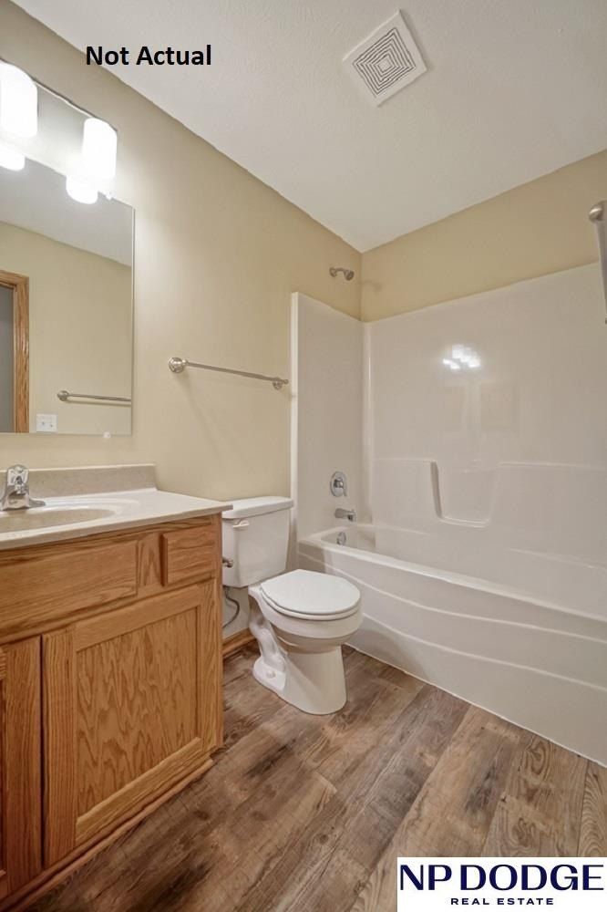 4926 Alma Place. Lincoln, NE 68514