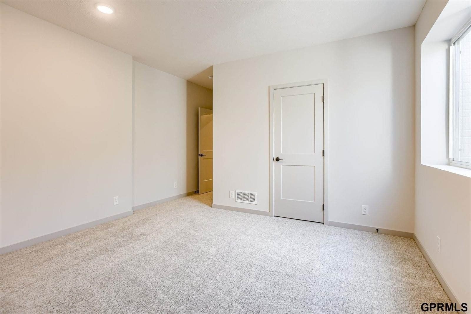 18053 Blackwalnut Street. Omaha, NE 68136