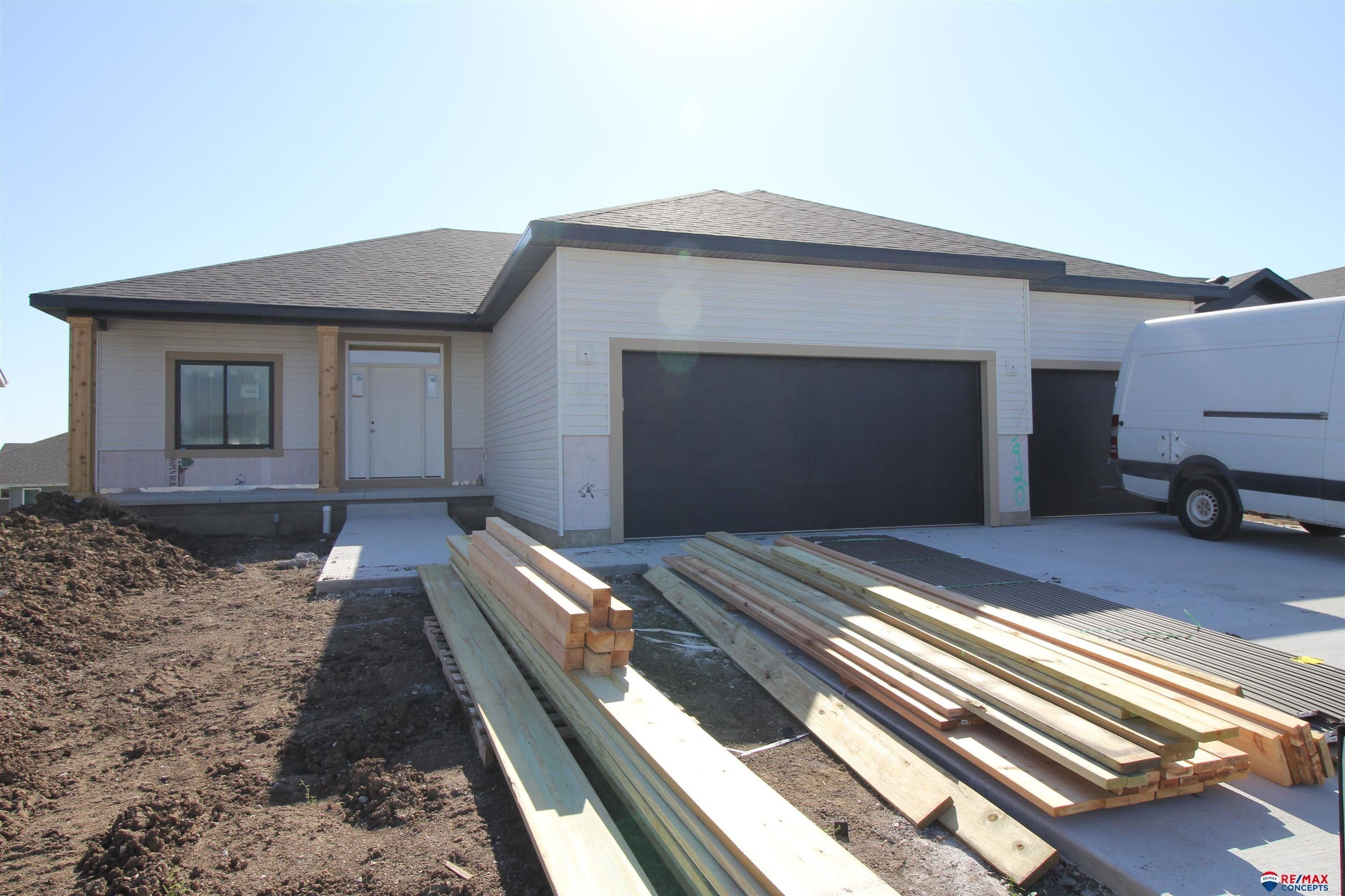 5920 Sw Sierra Madre Drive. Lincoln, NE 68523