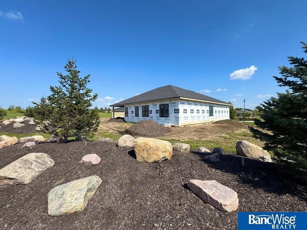 4000 Primrose Place. Lincoln, NE 68516