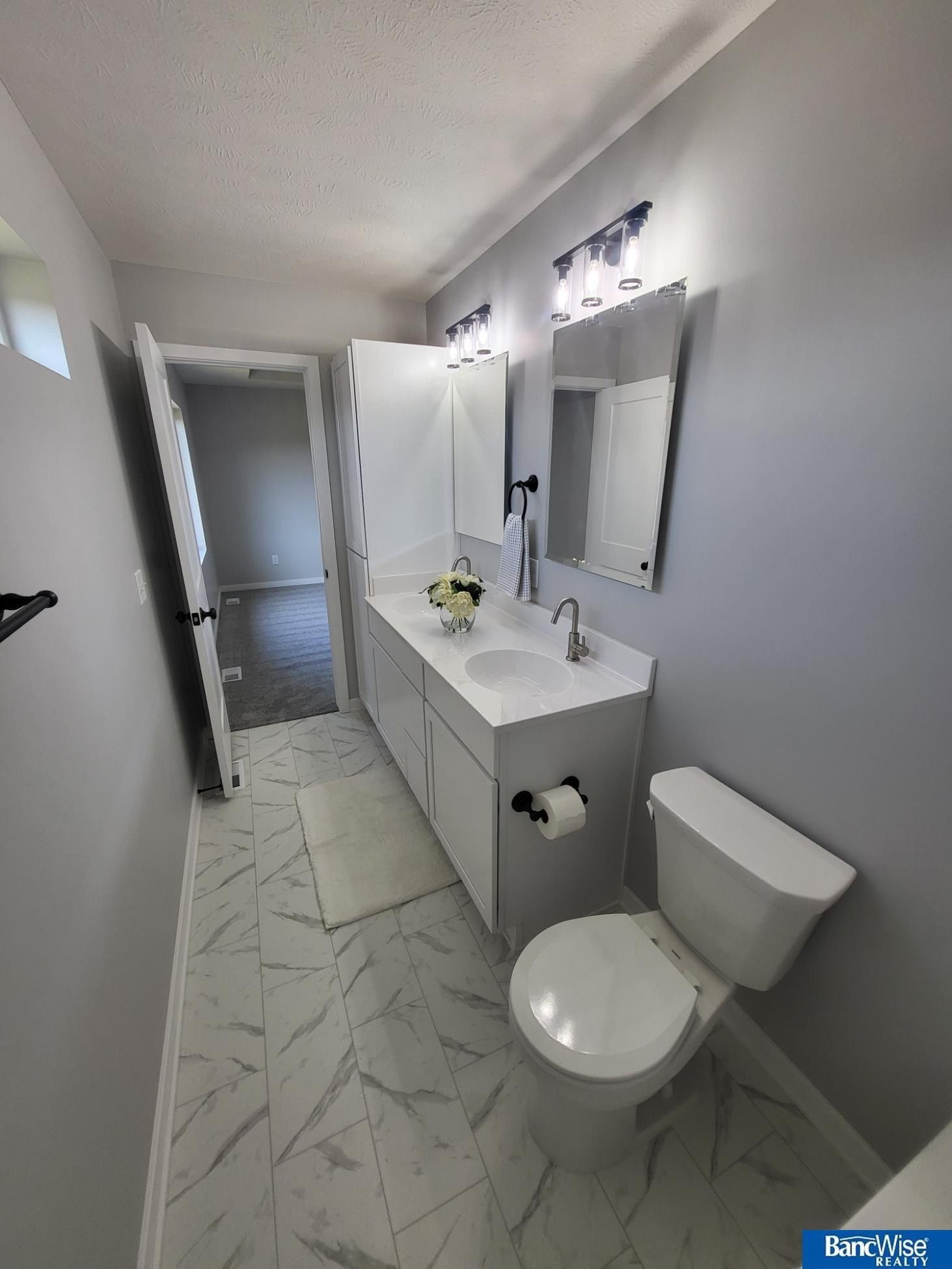 5815 Sw 9Th Street. Lincoln, NE 68523