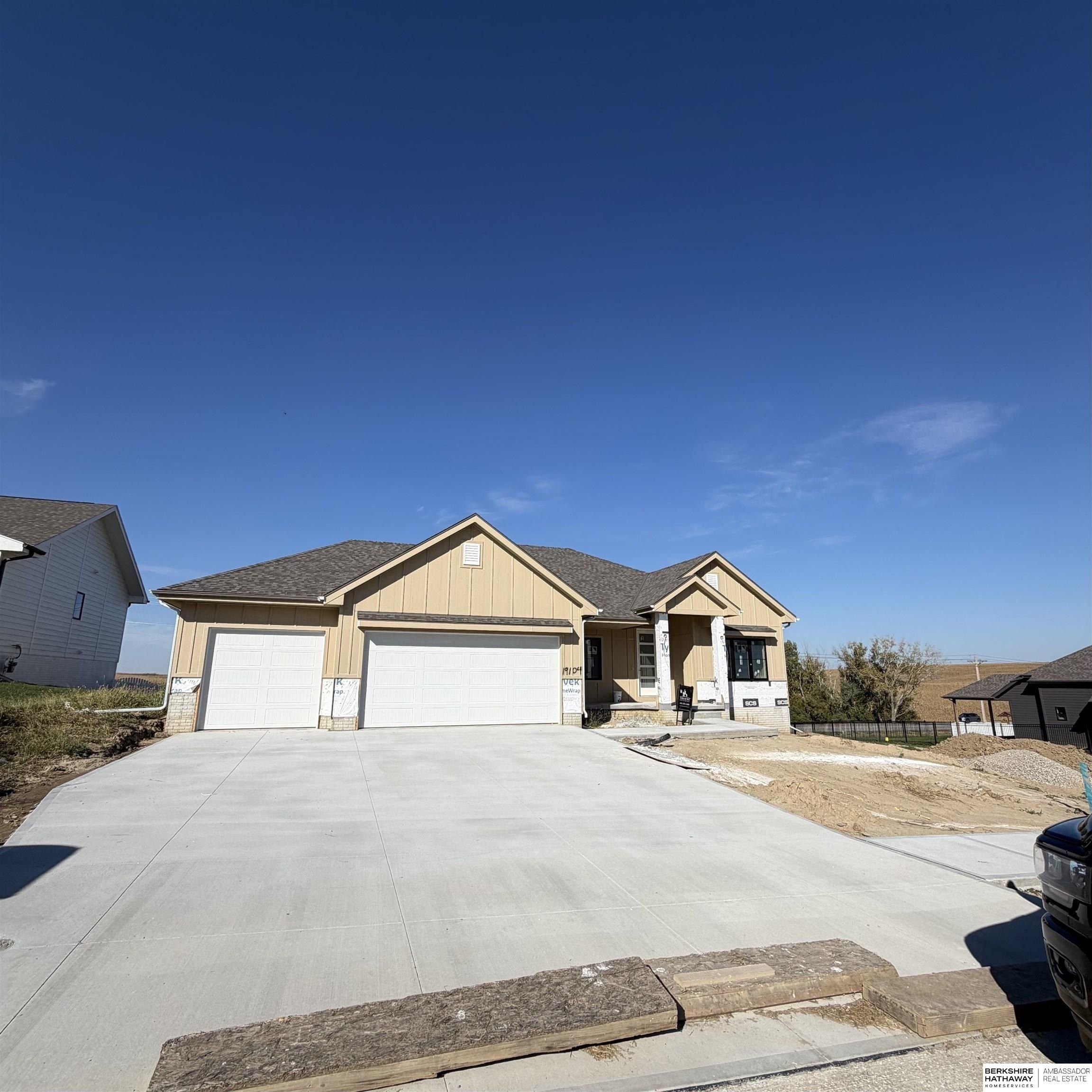 19104 Pinehurst Avenue. Omaha, NE 68136