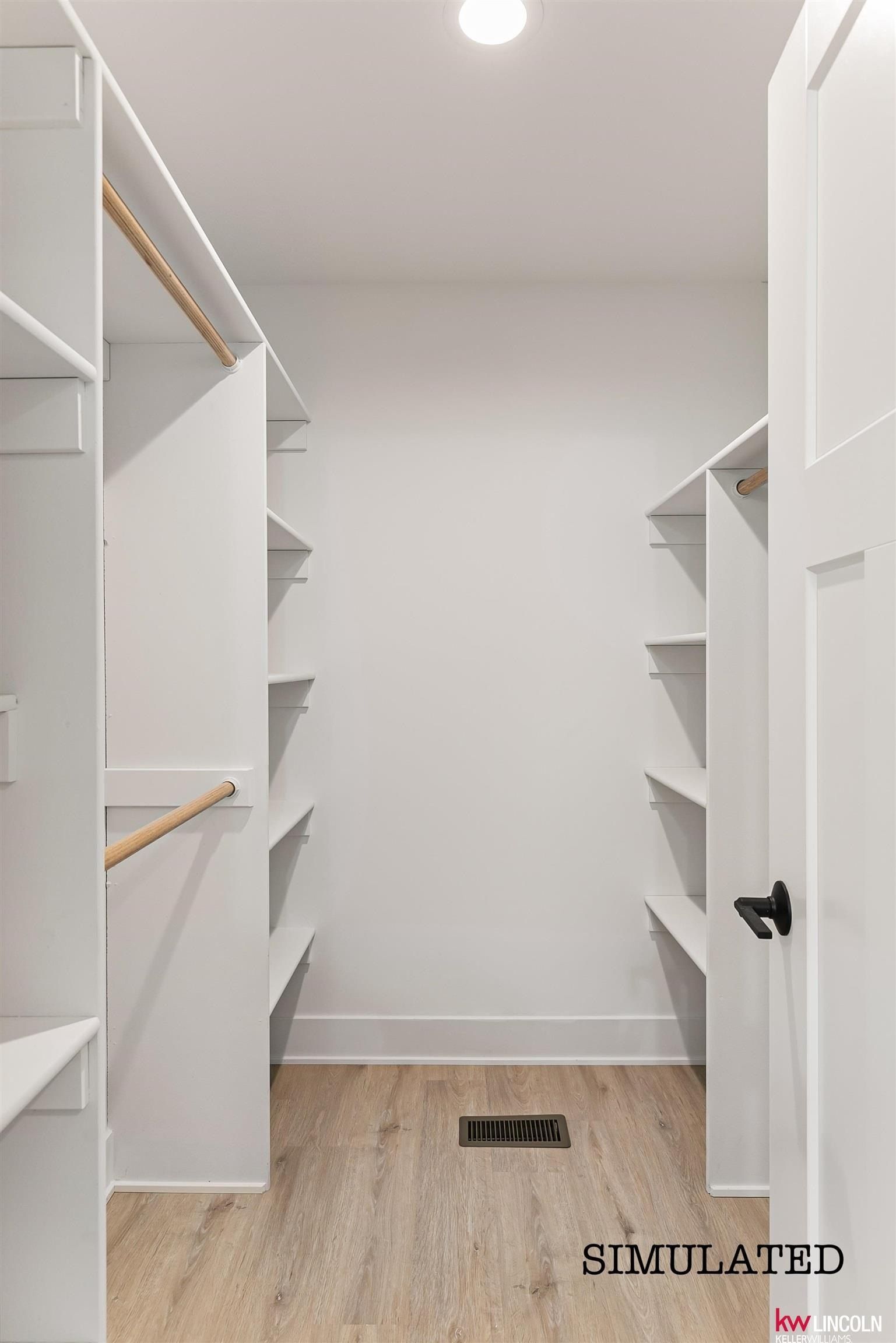 989 W Avondale Street. Lincoln, NE 68523