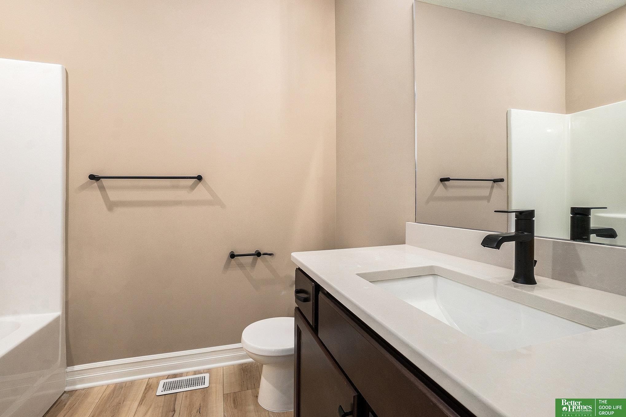 9710 N 167 Avenue Circle. Bennington, NE 68007