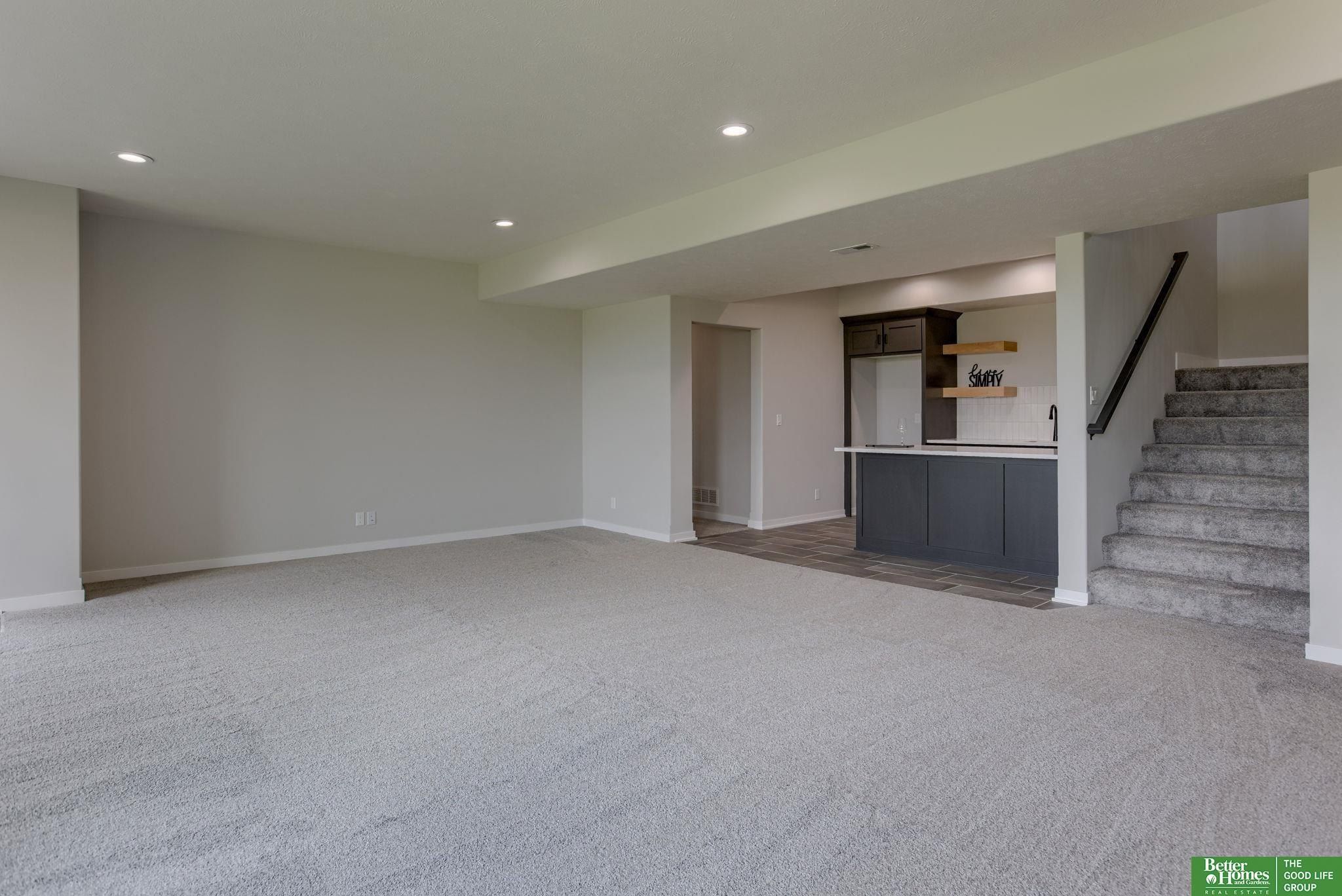 5602 N 212Th Street. Elkhorn, NE 68022