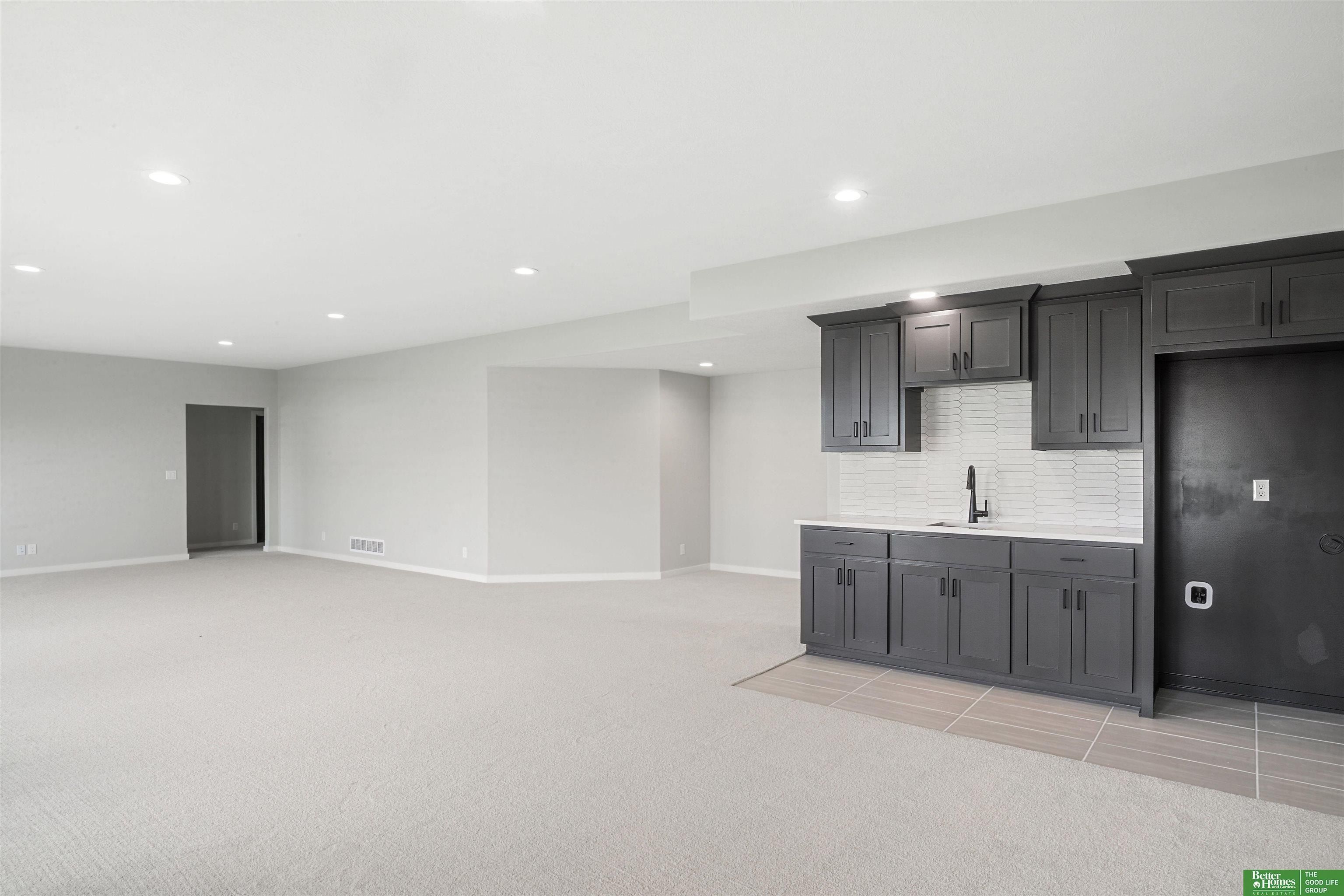 12384 Windsor Drive. Papillion, NE 68046