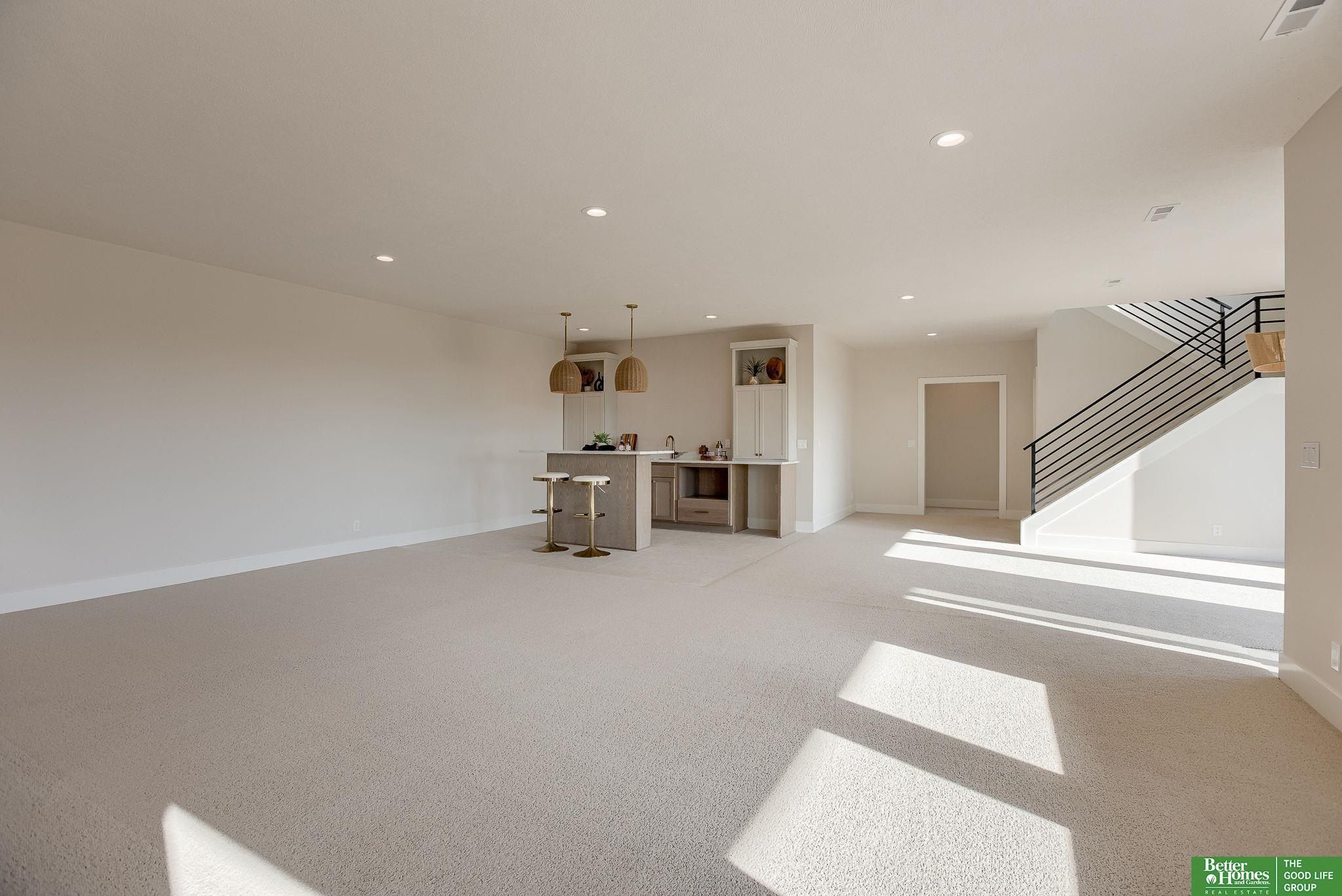 20658 Laurel Avenue. Elkhorn, NE 68022