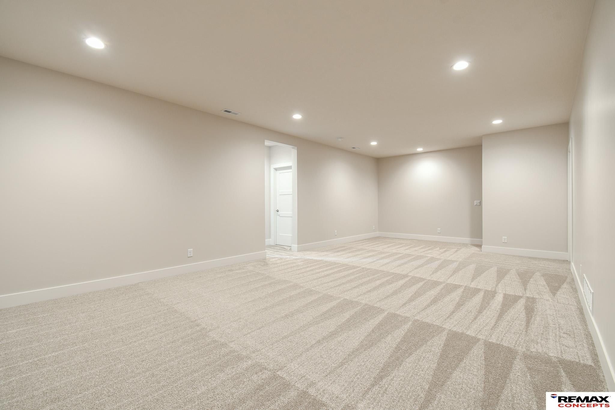 5829 S 94Th Street. Lincoln, NE 68526