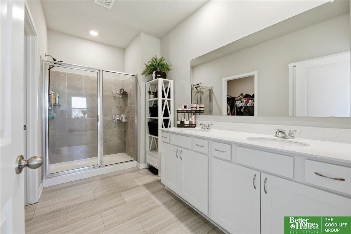 6228 Clear Creek Street. Papillion, NE 68157