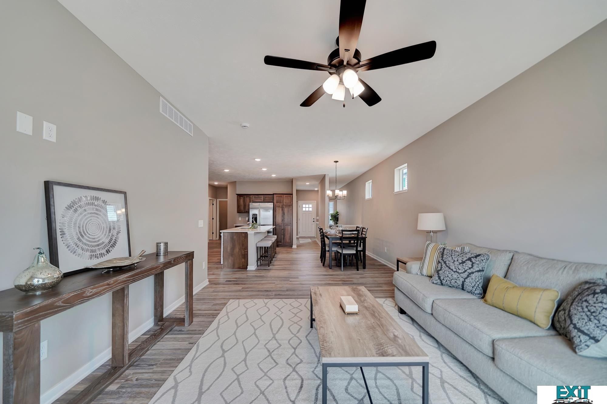 10216 Hascall Circle. Lincoln, NE 68520