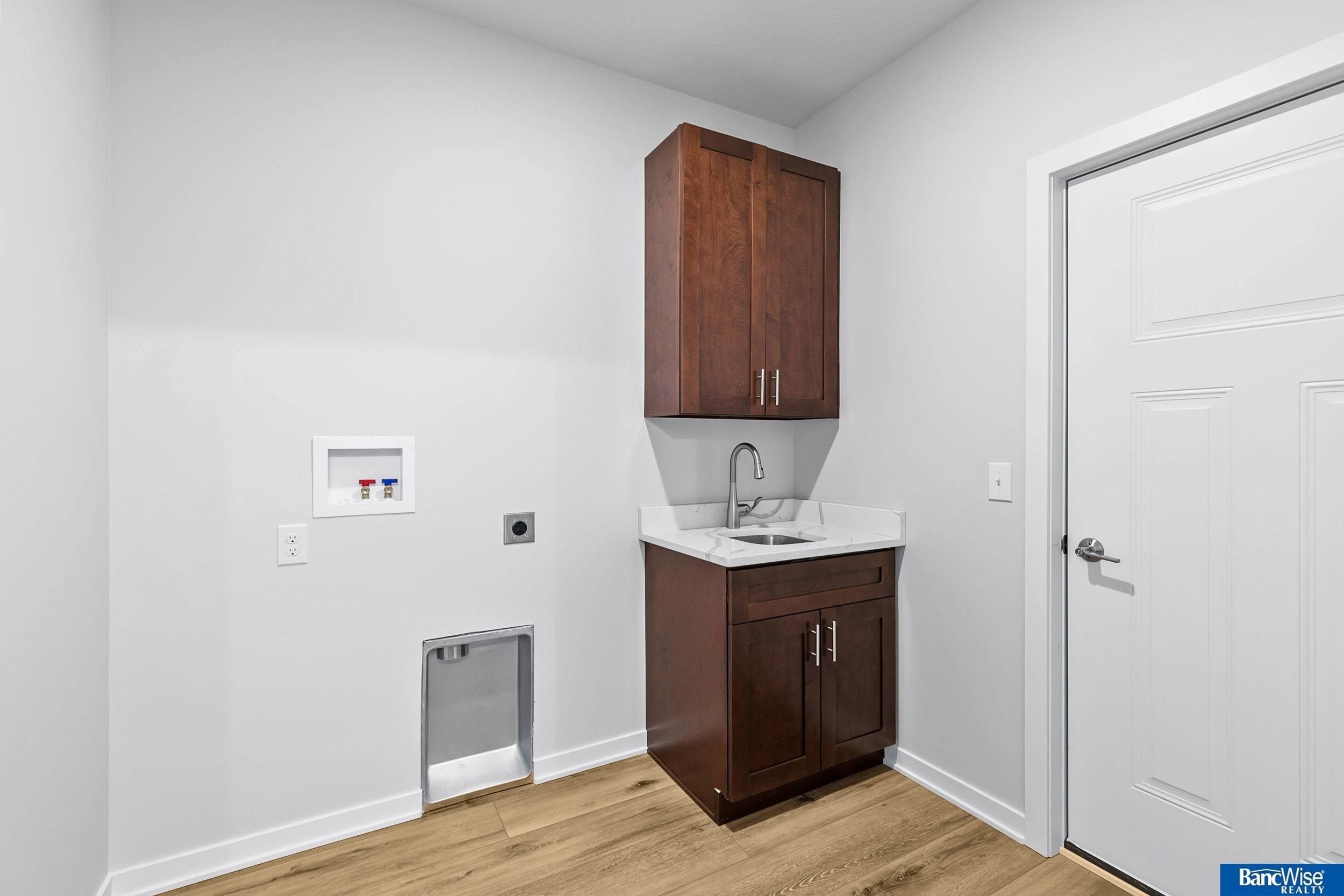 9127 Hillcrest Trail. Lincoln, NE 68520