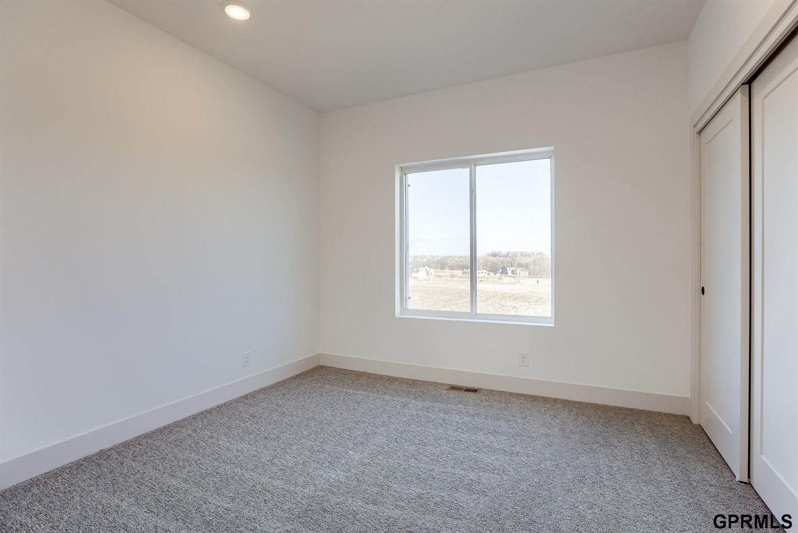 20404 Woodridge Drive. Gretna, NE 68028