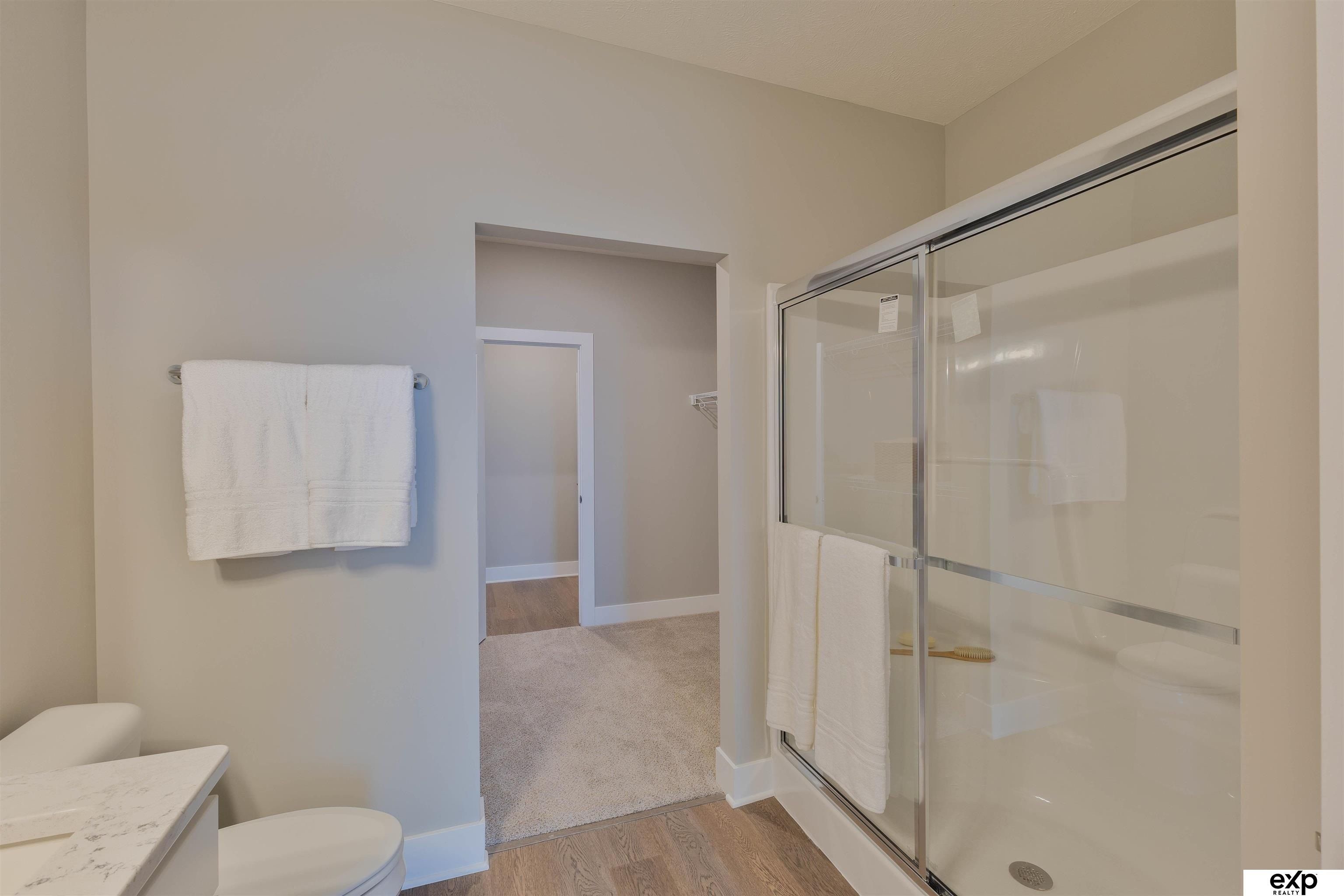 17515 Greenleaf Drive. Omaha, NE 68136