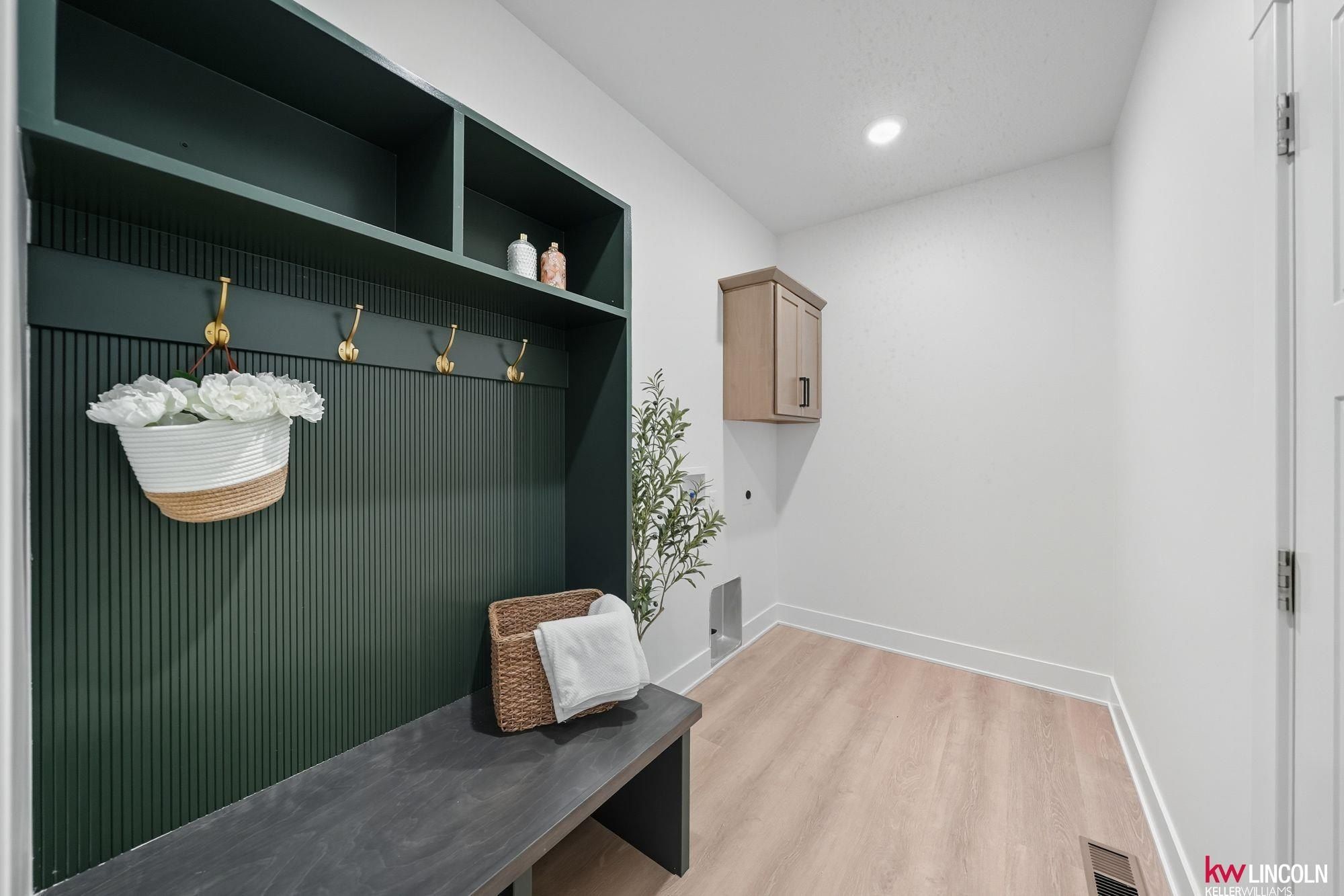 7510 Maxine Drive. Lincoln, NE 68516