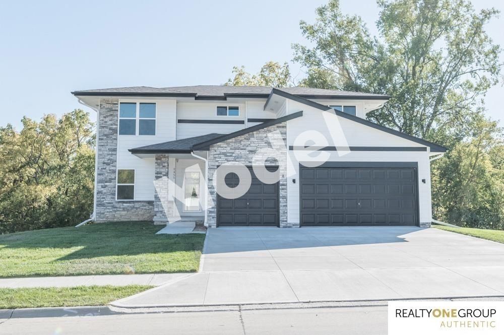 2455 Rose Lane Road. Bellevue, NE 68147